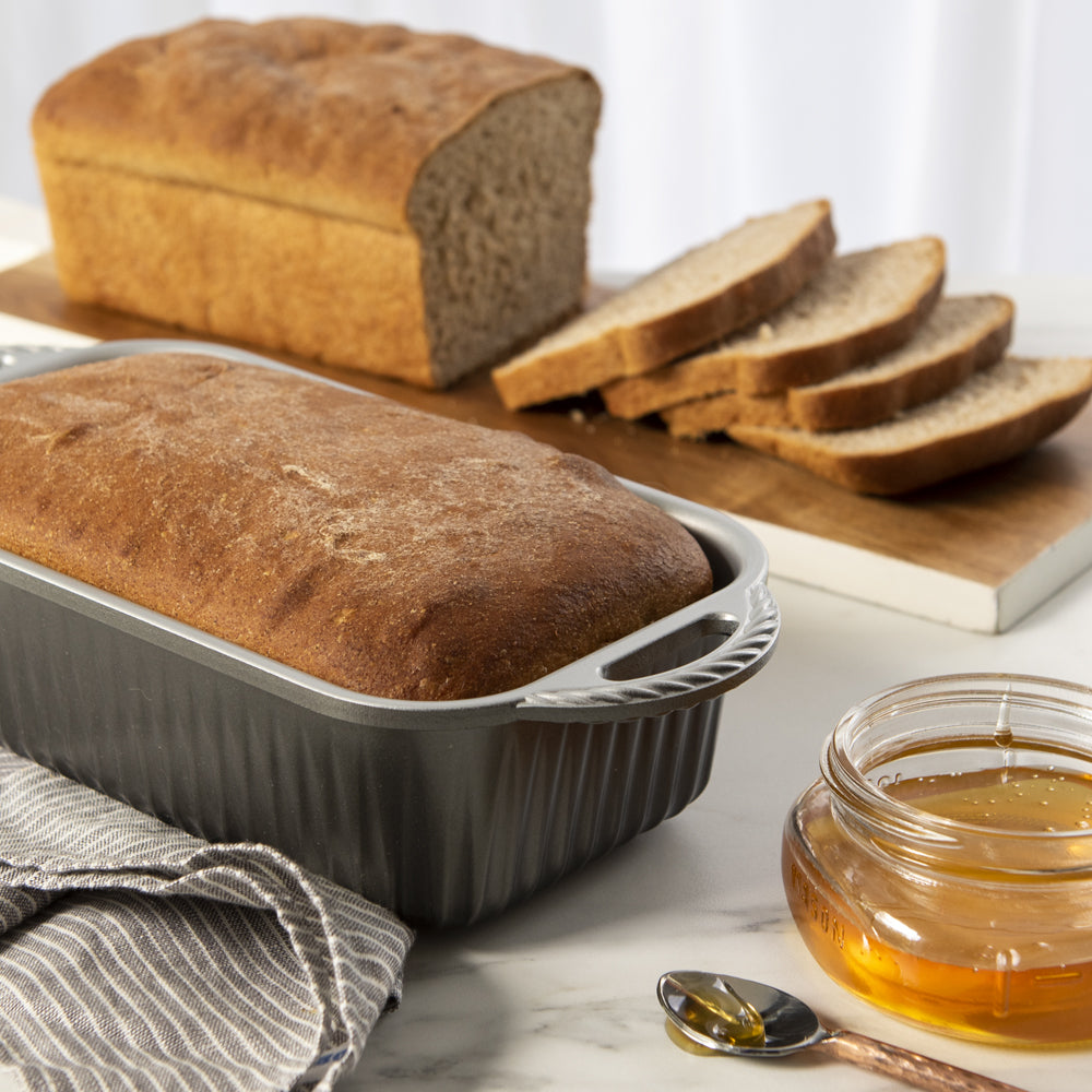 Nordic Ware Classic Loaf Pan - Non-Stick 9x5 Inch Bread Baking Pan, Durable Carbon Steel, Perfect for Homemade Banana Bread, Pound Cake & Meatloaf - Ideal for Holiday Baking & Family Cooking
