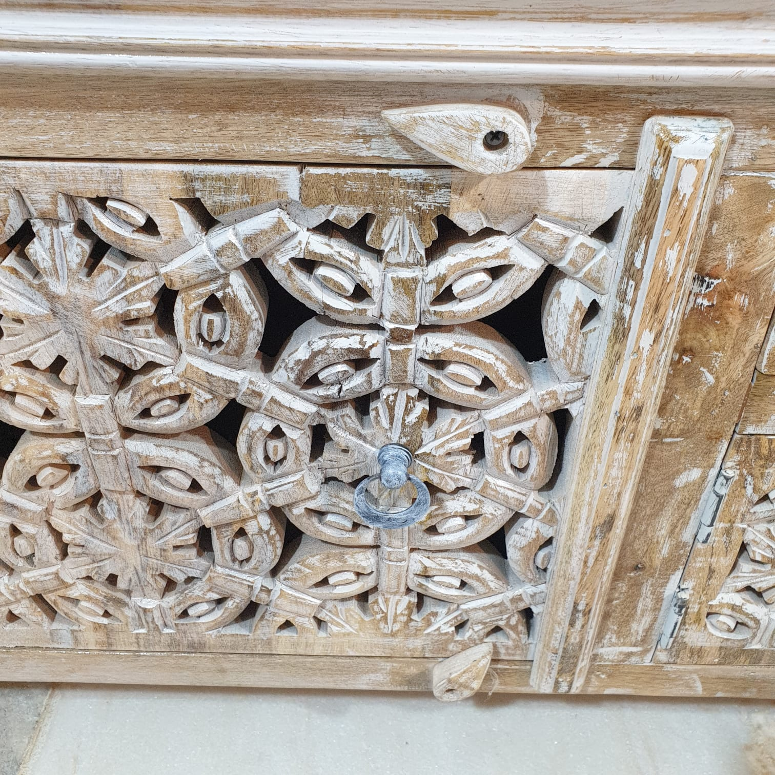 Hand Carved Indian Solid Wood TV Stand with Jali Doors and Shelves, 200x40x55cm - Perfect for Living Room Entertainment Center and Stylish Home Decor