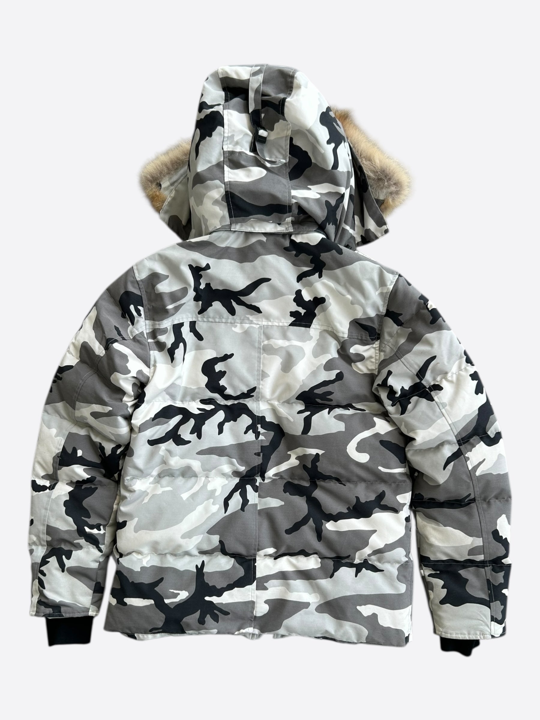 Canada Goose Snow Camo Wyndham Black Label Men's Winter Jacket - Waterproof, Windproof Parka for Extreme Cold Weather - Ideal for Snowboarding, Skiing & Outdoor Adventures