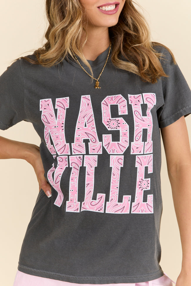 Nashville Block Bandana Printed Dark Grey Graphic Tee for Men & Women - Vintage Style Cotton T-Shirt - Perfect for Concerts, Festivals & Casual Outfits