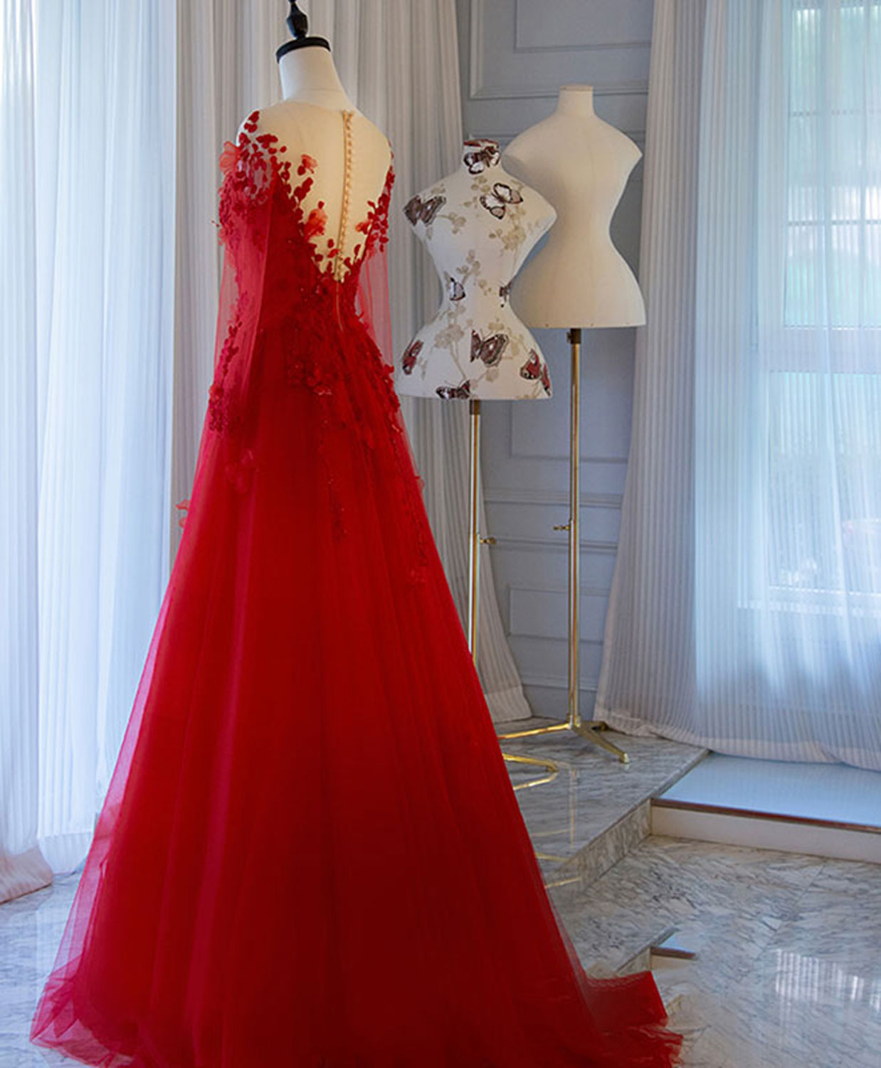 Elegant Red Tulle Lace Off-Shoulder Long Prom Dress for Evening Gala & Formal Events - Perfect for Homecoming, Wedding Guest & Special Occasions