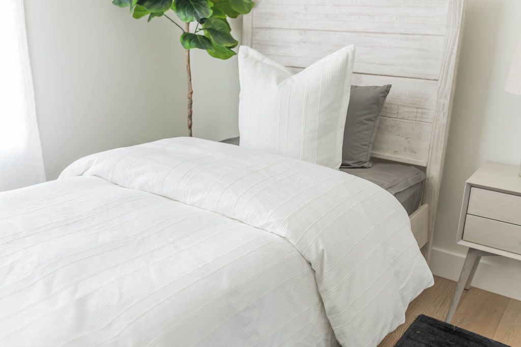 Premium Blakely Duvet Cover Set - Soft & Breathable 100% Cotton Bedding - Queen/King Size - Modern Home Decor for Bedroom, Guest Room & Airbnb