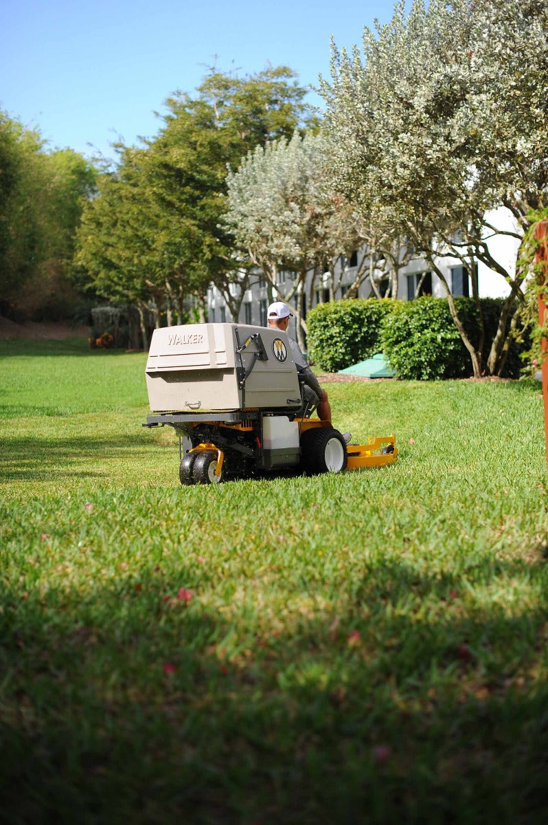 Walker MD21DGHSH 21HP Diesel Lawn Mower with High Dump Grass Catcher - Commercial Grade Zero Turn Mower for Large Yards & Landscaping Businesses