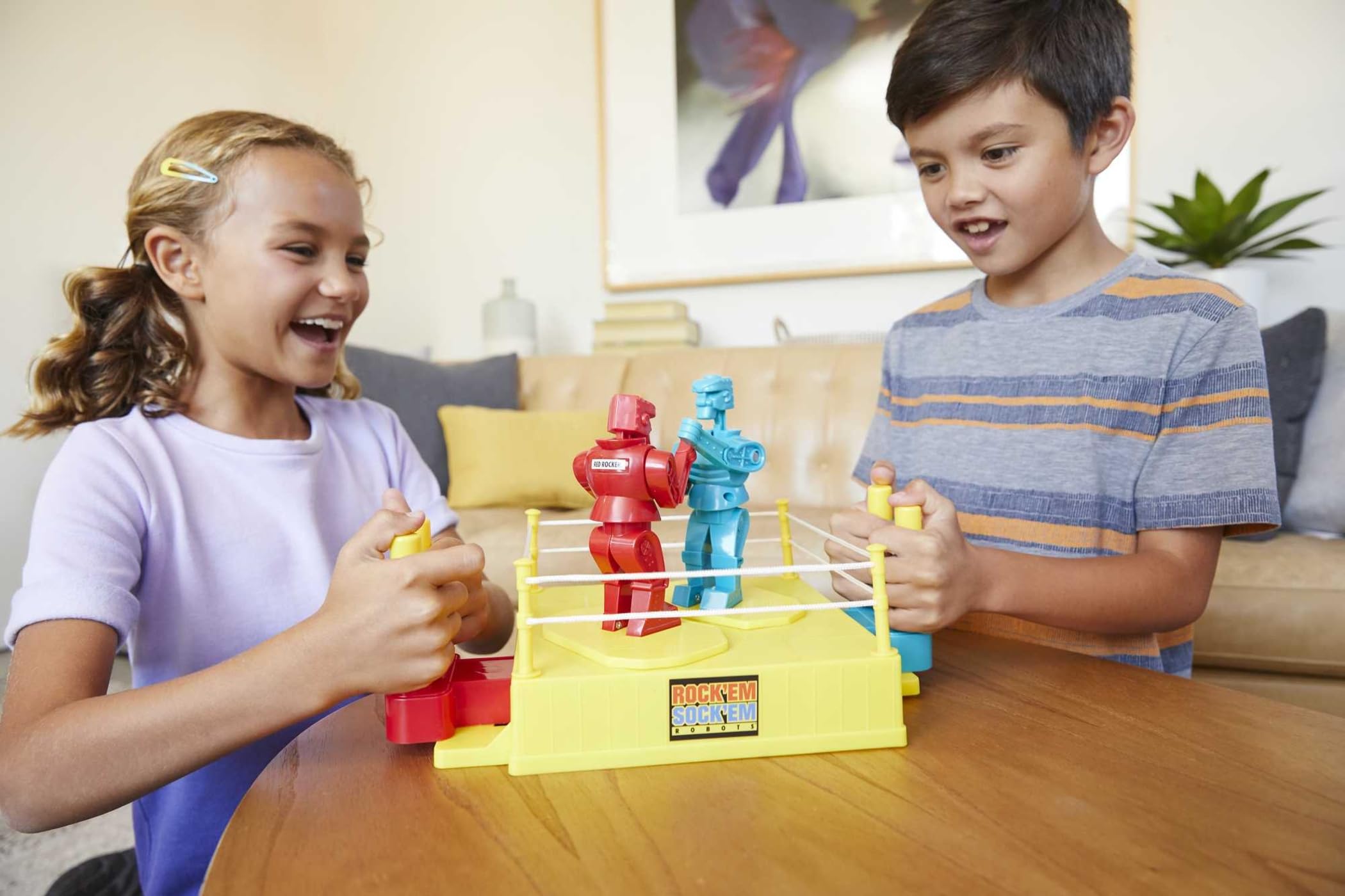 Mattel Games Rock 'Em Sock 'Em Robots - Classic Battle Game for Kids (Red Rocker vs Blue Bomber) - Fun Knock His Block Off Dueling Toy - Perfect for Family Game Nights & Birthday Parties