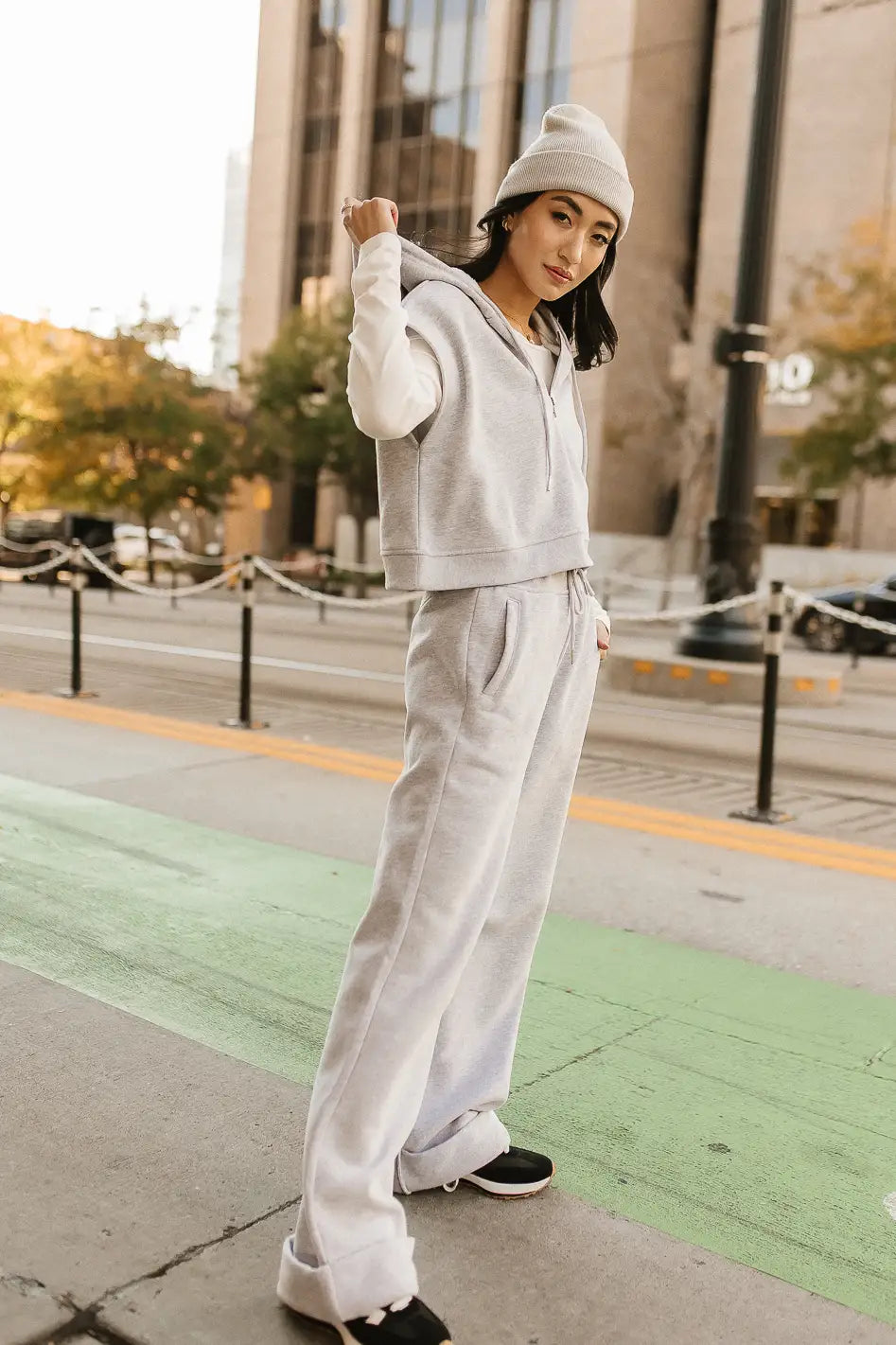 Stylish Amy Cropped Sleeveless Hoodie for Women - Light Grey Summer Fashion Top | Perfect for Gym, Yoga, Running & Casual Streetwear Outfits