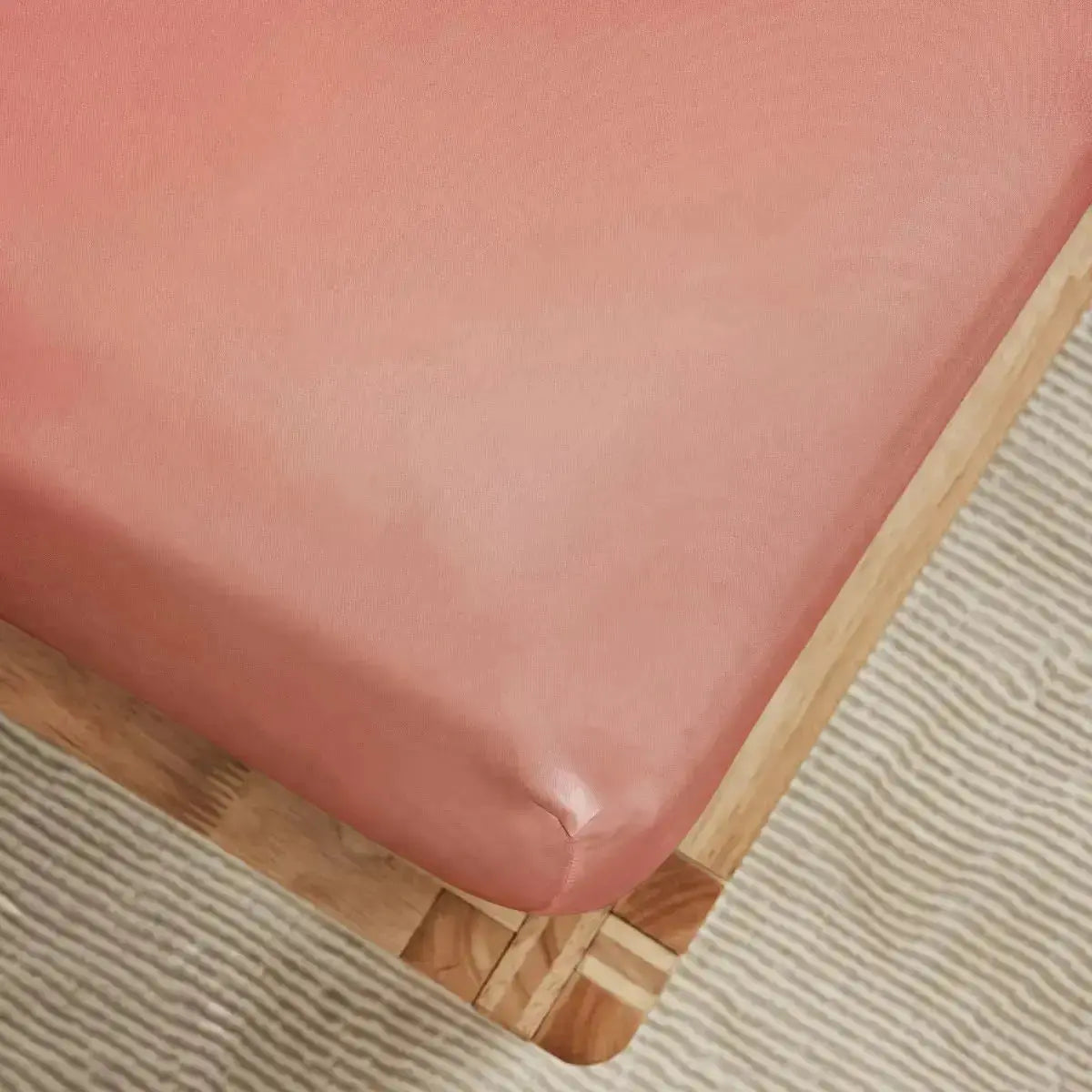 Luxe CleanBamboo® Sateen Fitted Sheet - Premium Soft Bamboo Bed Sheet Set for Queen Size - Perfect for Allergy Relief & Temperature Regulation in Bedroom