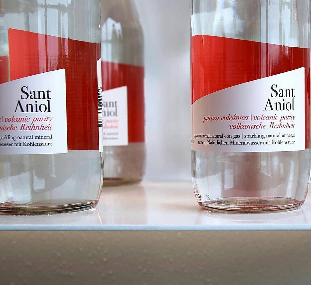 Sant Aniol Sparkling Natural Mineral Water - 750ml (12 Glass Bottles) | Premium Spanish Carbonated Spring Water for Parties, Gifts & Fine Dining