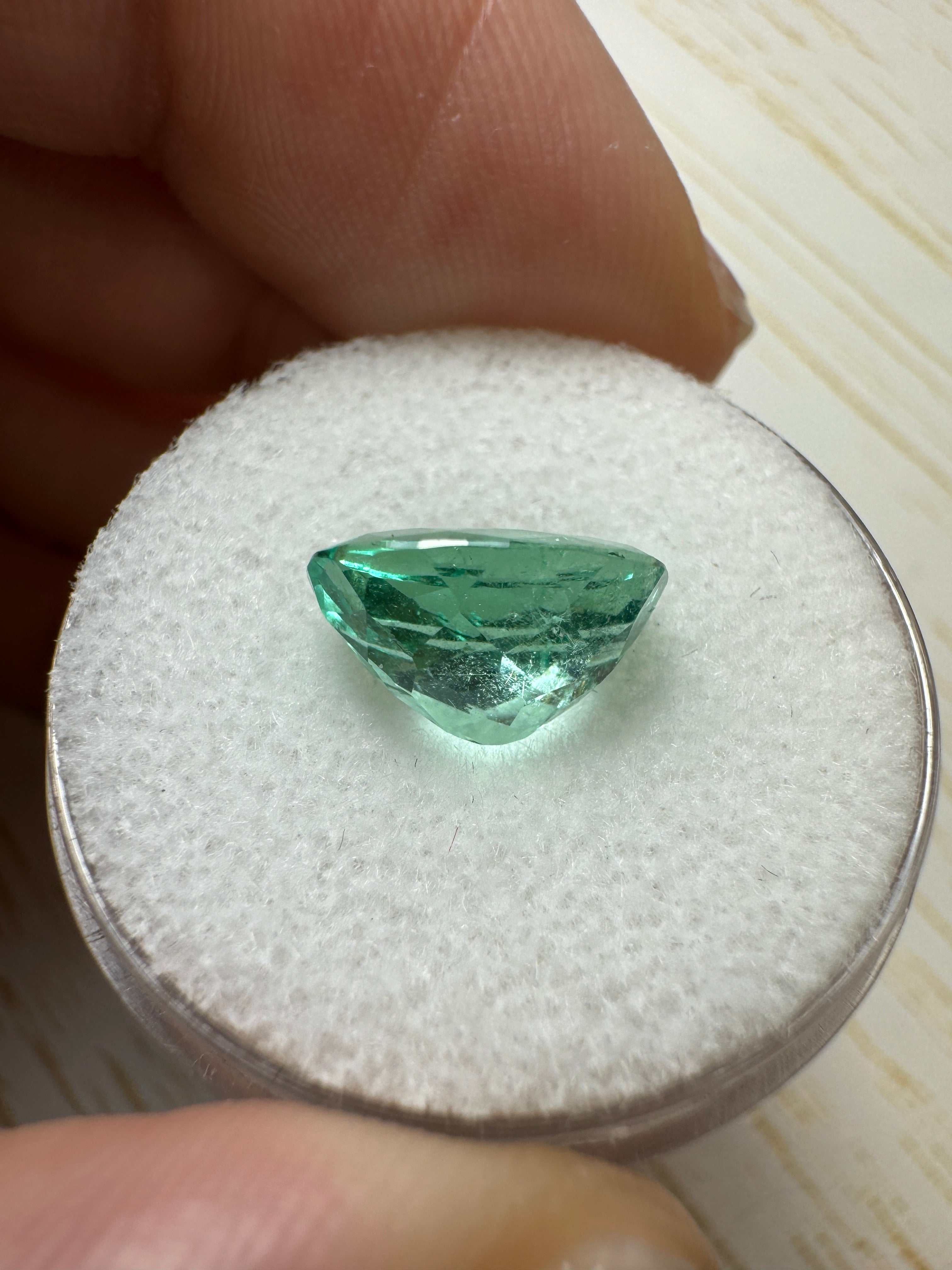 2.81 Carat VVS Seafoam Green Loose Colombian Emerald Oval Cut Gemstone - Perfect for Engagement Rings, Fine Jewelry & Collector's Pieces