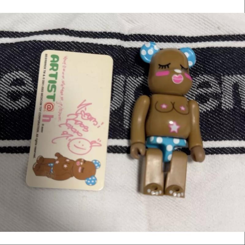 Bearbrick Series 6 ARTIST Hitomi 100% Collectible Vinyl Figure - Limited Edition Japanese Designer Toy for Display & Gift Giving - Perfect for Anime Fans, Art Collectors & Home Decor