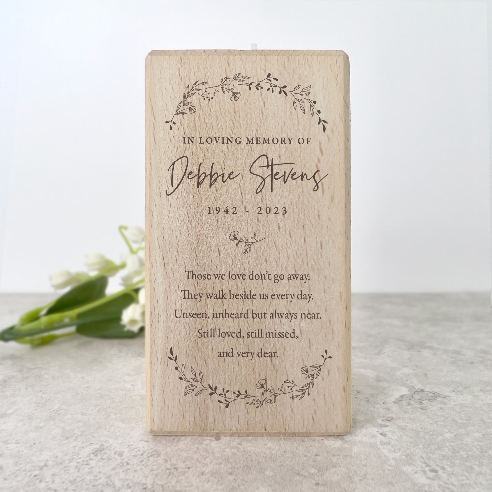 Personalized Solid Wood Memorial Wreath Tea Light Holder - 2 Sizes for Home Decor, Memorial Services & Candle Displays