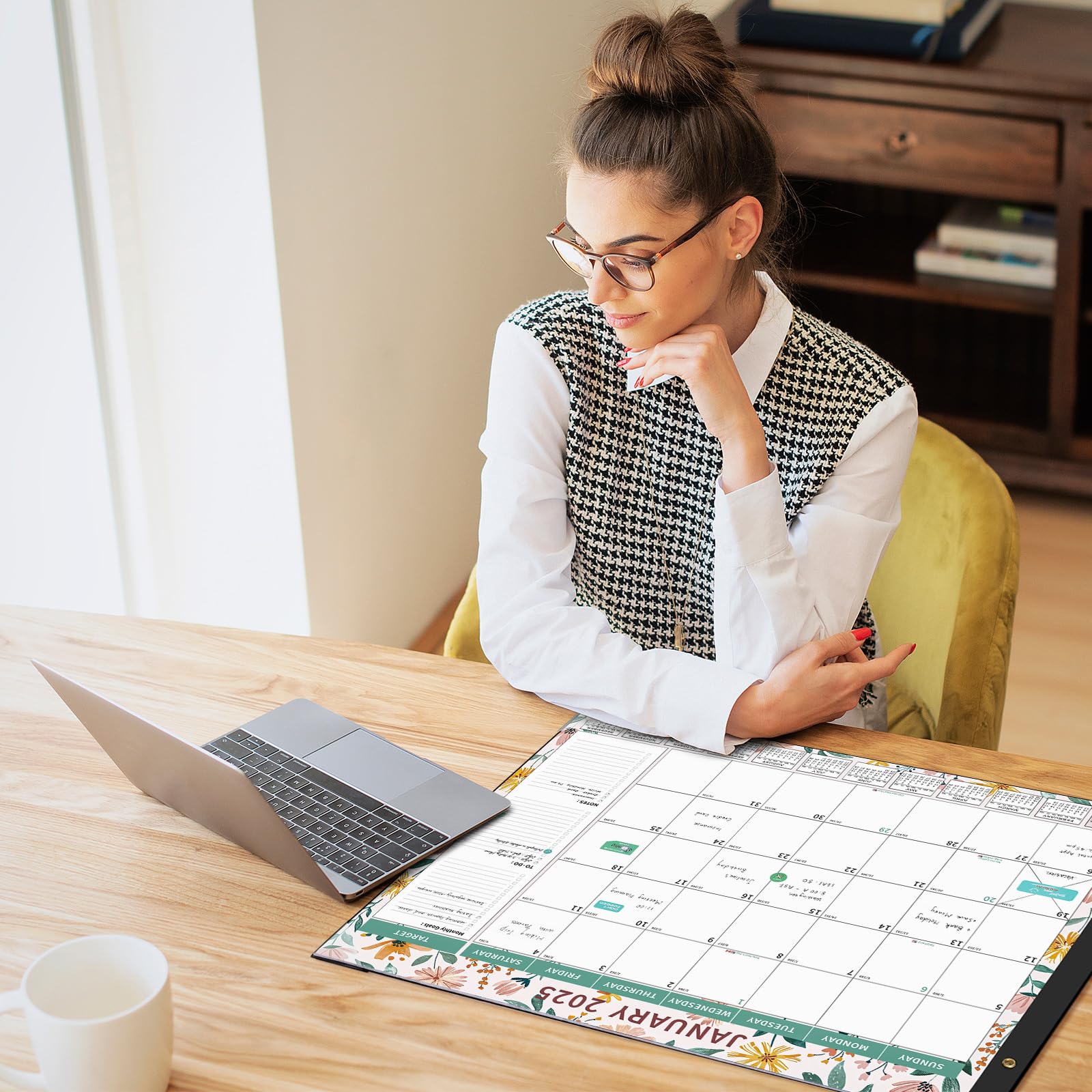 Ospelelf 2025-2026 Large Desk Calendar - 22