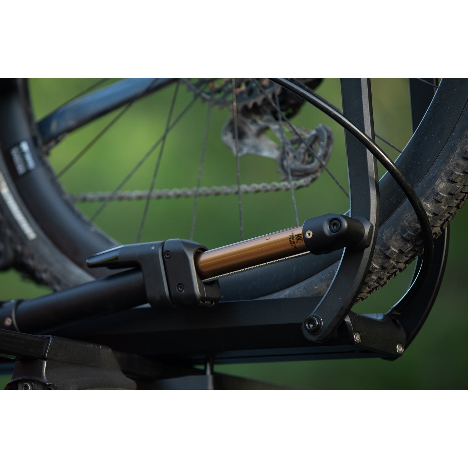 Kuat Piston SR Bike Roof Rack - Premium Bicycle Carrier for Cars & SUVs - Secure Transport for Mountain, Road & Electric Bikes - Perfect for Cycling Adventures & Outdoor Travel