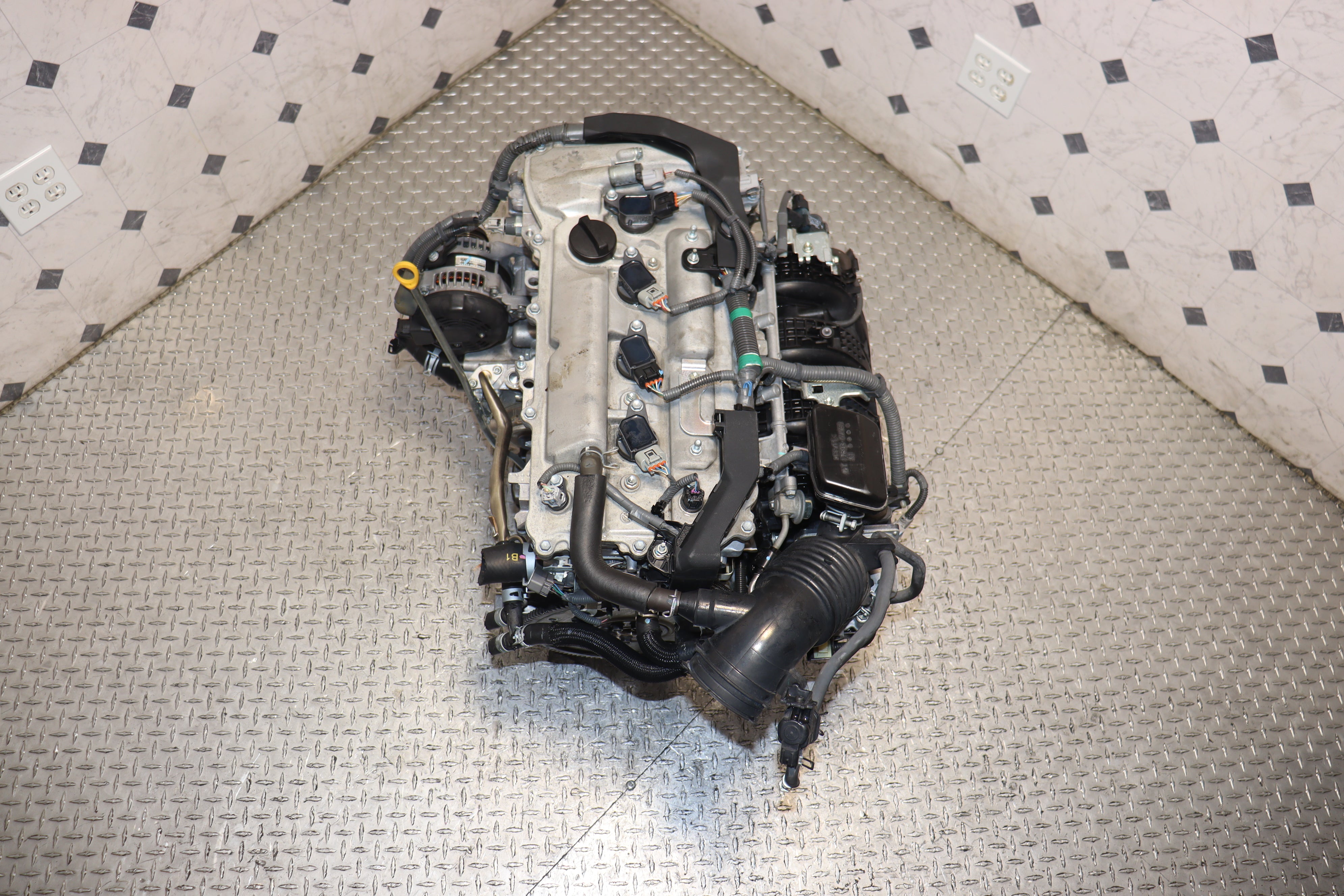 JDM 2AR-FE 2.5L 4Cyl DOHC Engine for 2013-2018 Toyota RAV4 - High Performance Replacement Engine for Smooth Driving & Off-Road Adventures