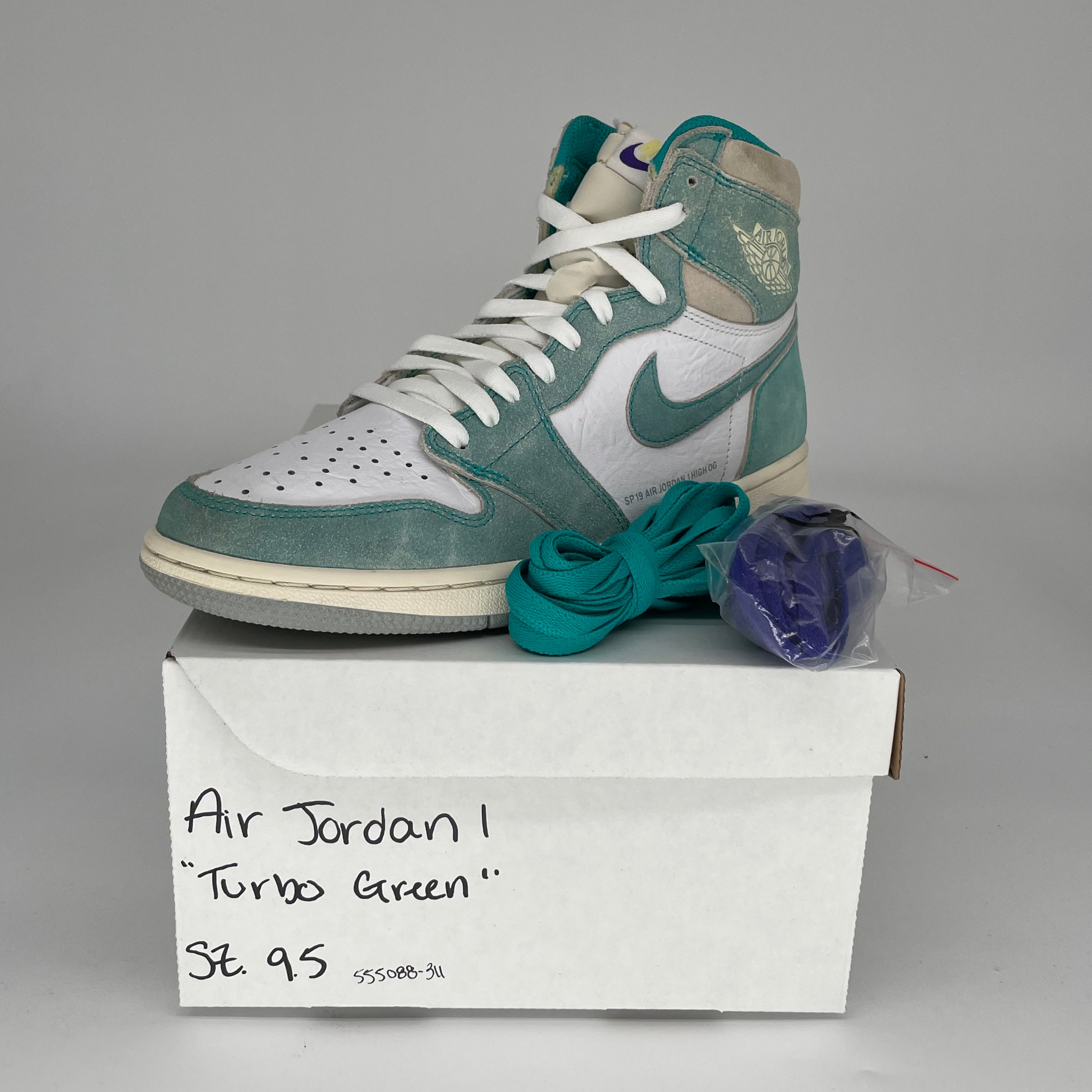 AIR JORDAN 1 Retro High OG 