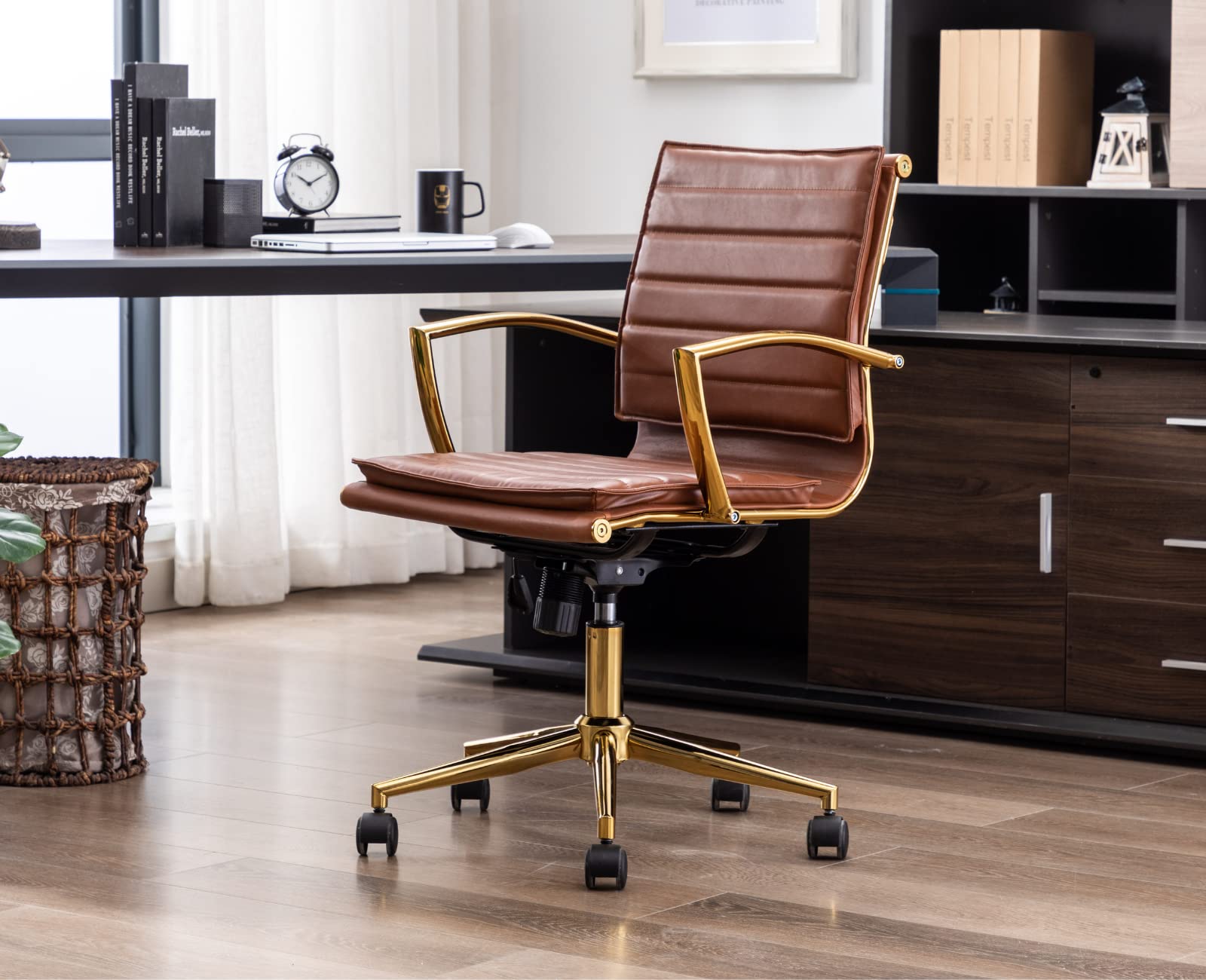 Premium Ergonomic Leather Office Chair with Wheels & Adjustable Height - Modern Brown Computer Desk Chair for Home & Conference Use - Comfortable Swivel Task Chair with Gold Base & Armrests - Ideal for Long Work Hours, Gaming & Remote Work