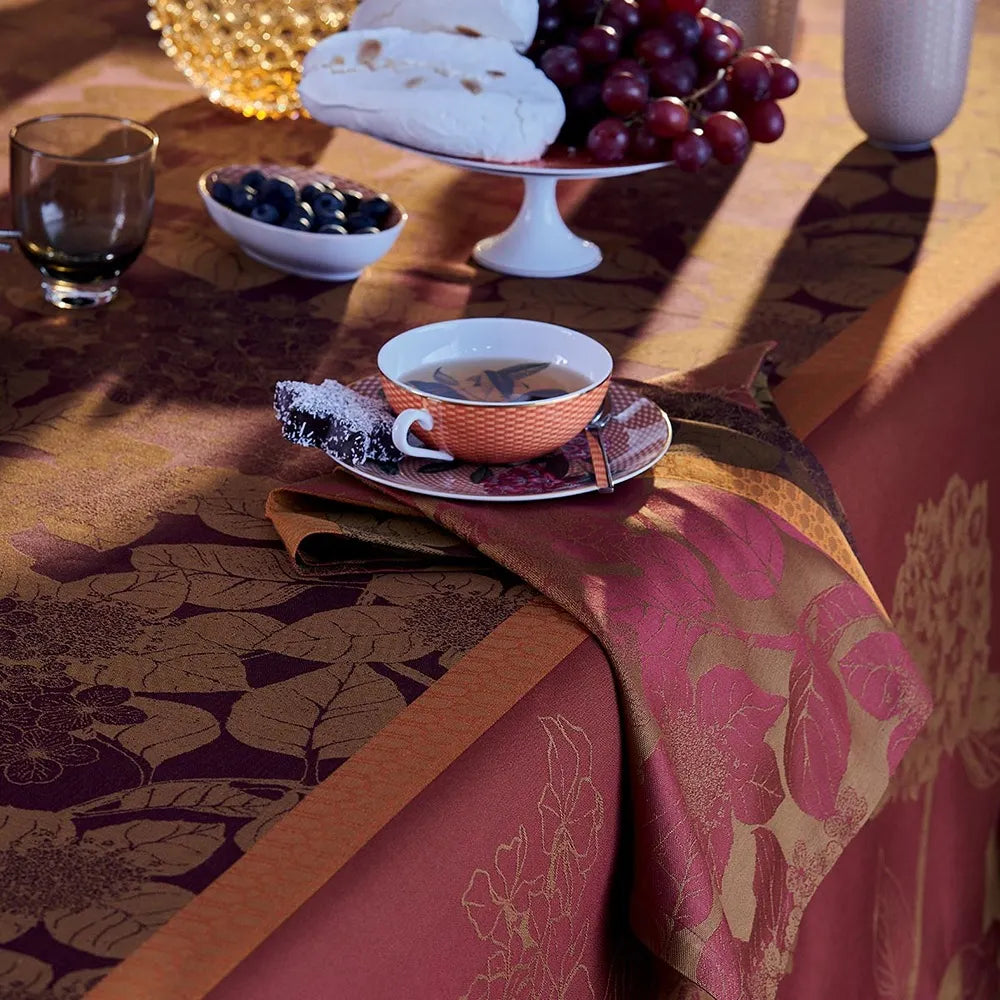 Rustic Green Hortensias Jacquard Tablecloth - Elegant Floral Design for Dining Room, Kitchen, and Outdoor Picnics