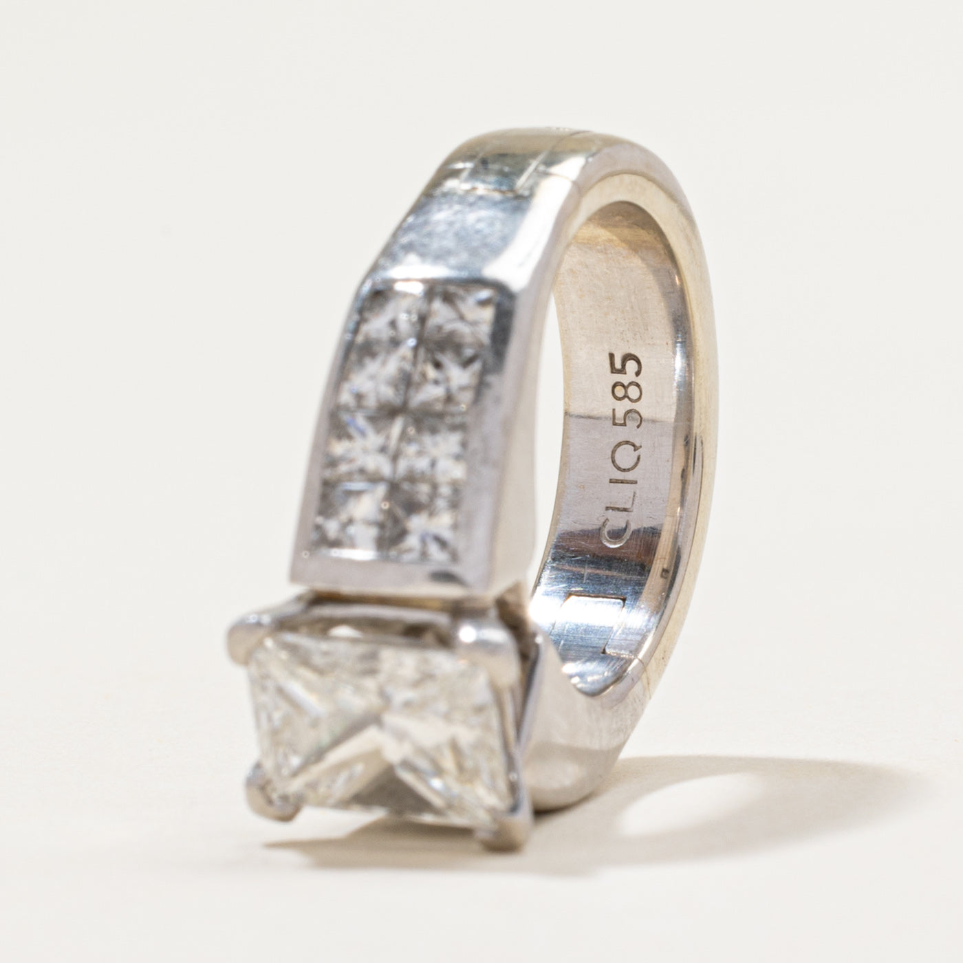 Princess Cut Diamond Hinge Engagement Ring - 3.25 Carat Total Weight (CTW) - Size 4 - Perfect for Proposals, Anniversaries & Romantic Gifts