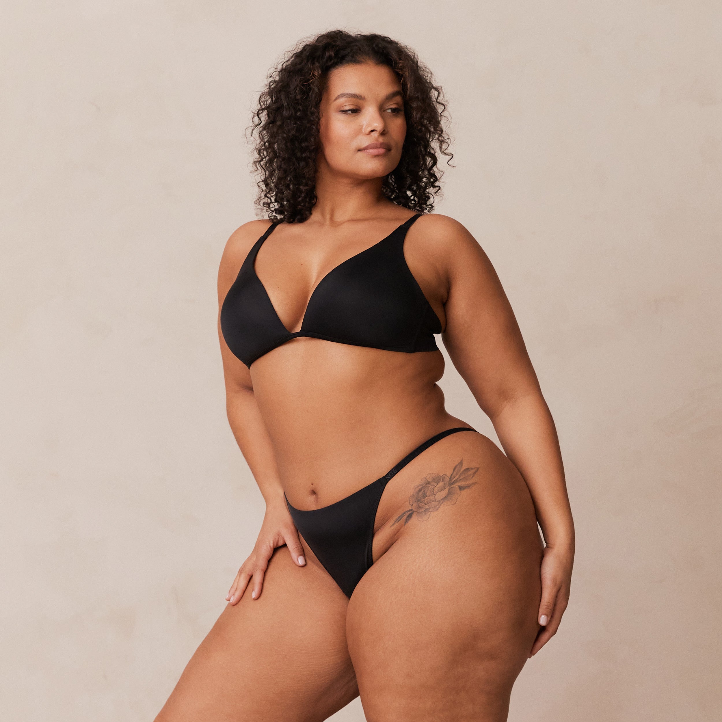 Light Non-Wired Plunge T-Shirt Bra in Black | Comfortable Everyday Wear for Work & Casual Outfits