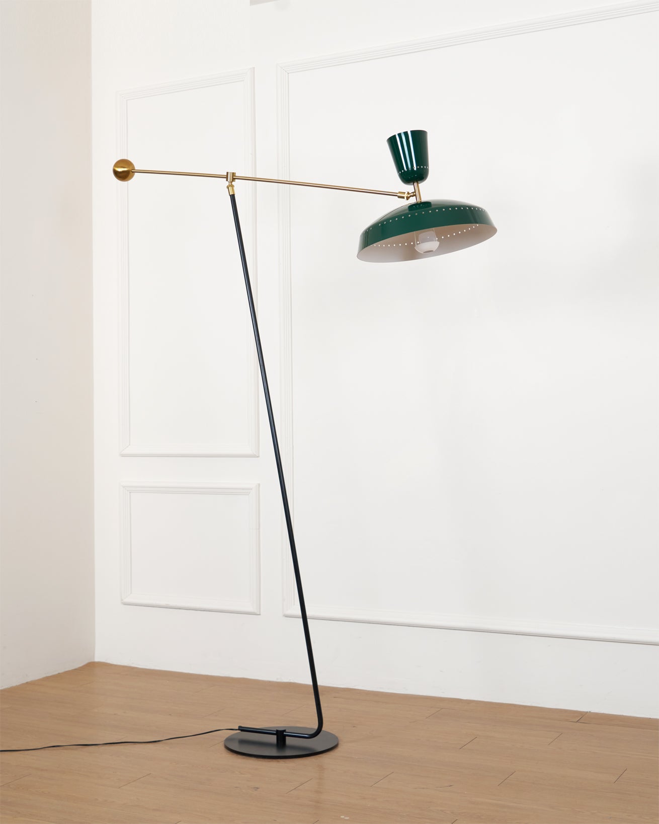 Modern G1 Floor Lamp - Adjustable LED Standing Light for Living Room, Bedroom & Office - Bright & Energy Efficient Home Decor Lighting
