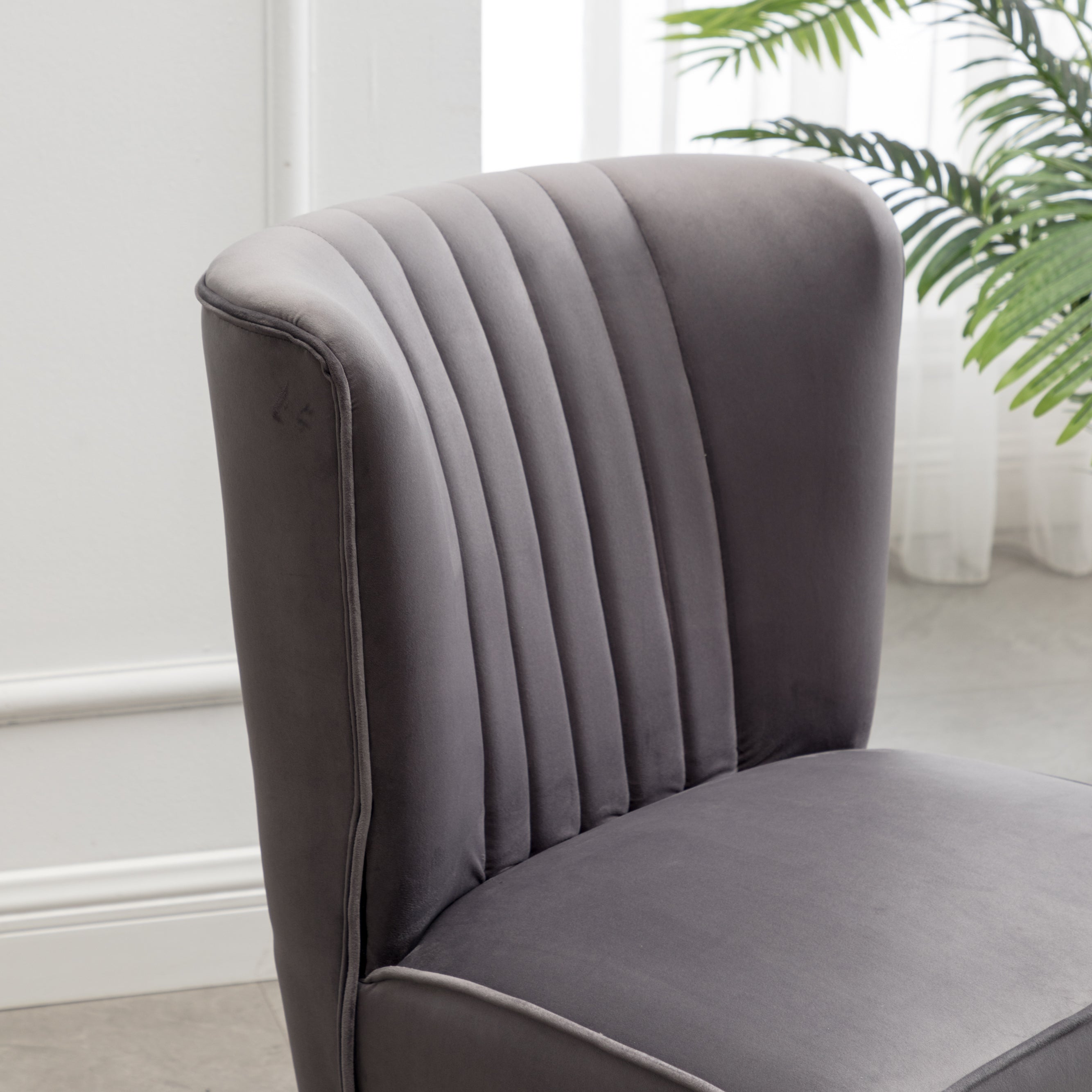 Elon Contemporary Velvet Upholstered Accent Chair by Roundhill Furniture - Modern Gray Lounge Chair for Living Room, Bedroom & Office Decor