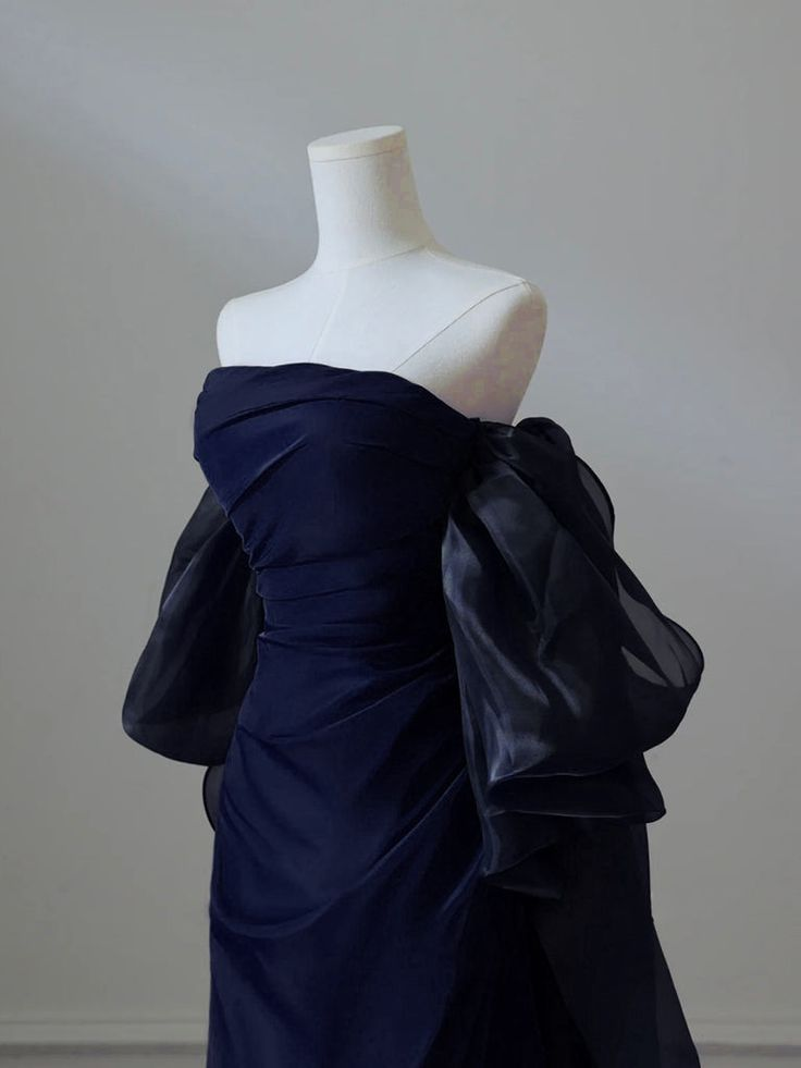 Elegant Navy Blue Off-The-Shoulder A-Line Prom Dress for Formal Evening Events - Perfect for Homecoming, Ball Gowns & Special Occasions - Style J6781