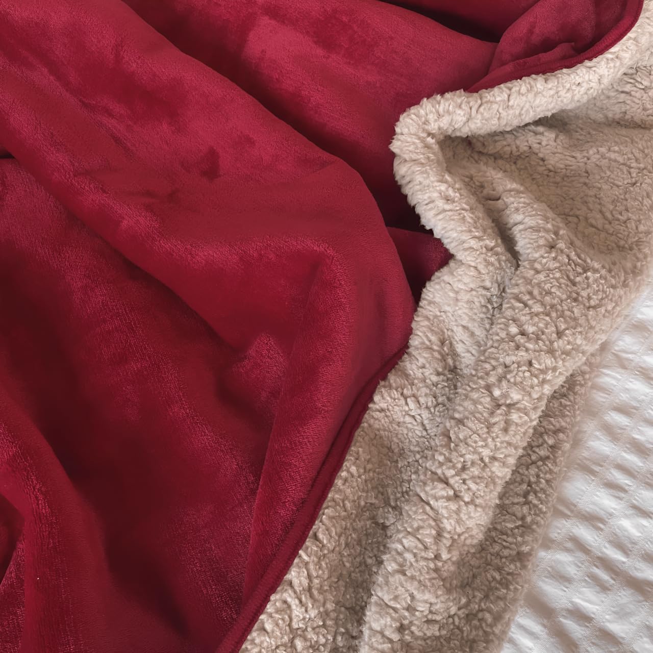 Waterproof King Size Lovers Blanket - Splash Proof Couples Blanket for Bed, Picnic & Outdoor Use - Dark Red 80x80