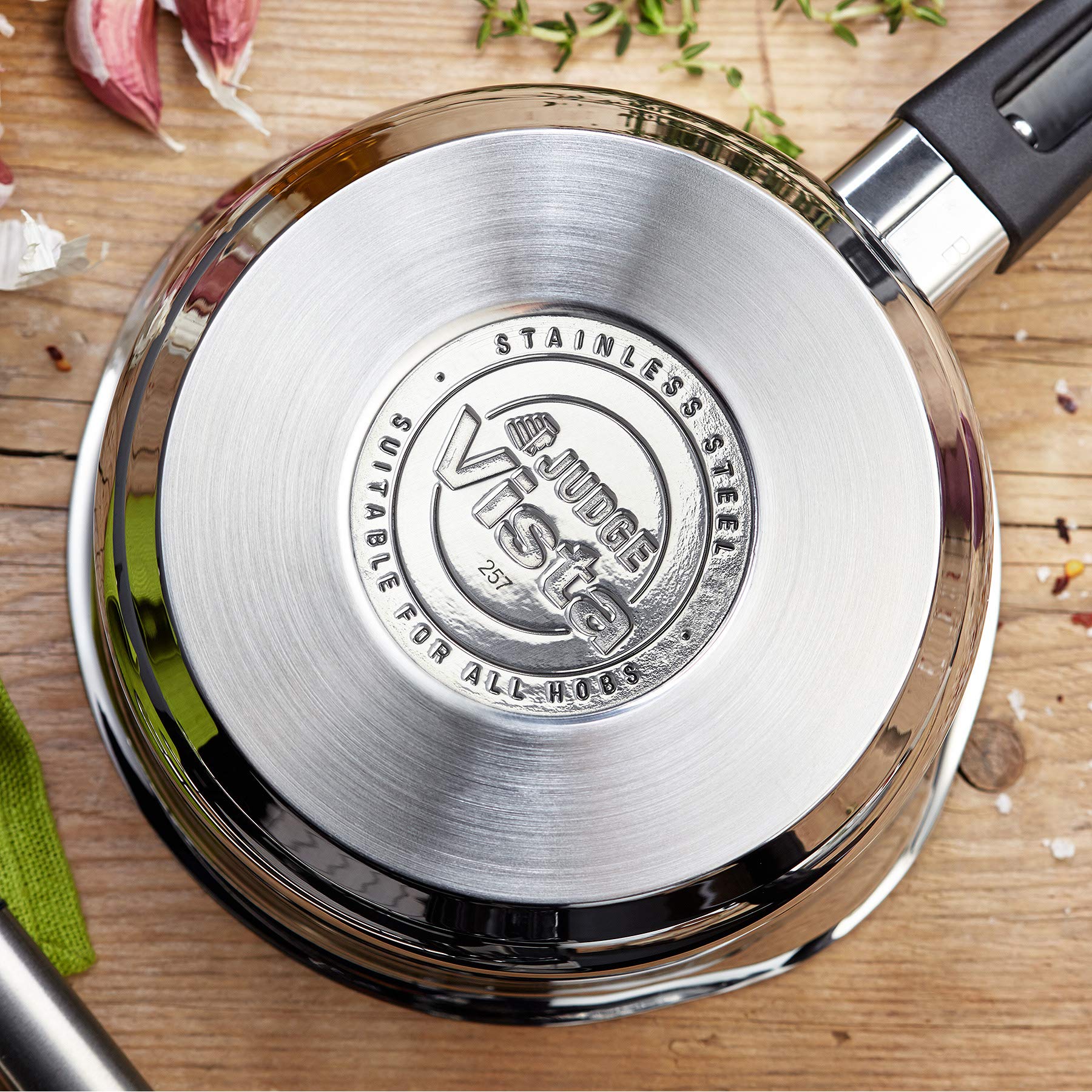 Judge Vista J3C1A 8-Piece Stainless Steel Cookware Set with Draining Pans - Includes 1.5QT, 3QT, 4QT Saucepans with Lids, 1QT Milk Pan & 9.5QT Non-Stick Frying Pan - Induction Compatible - 25 Year Warranty - Perfect for Boiling, Frying & Everyday Cooking
