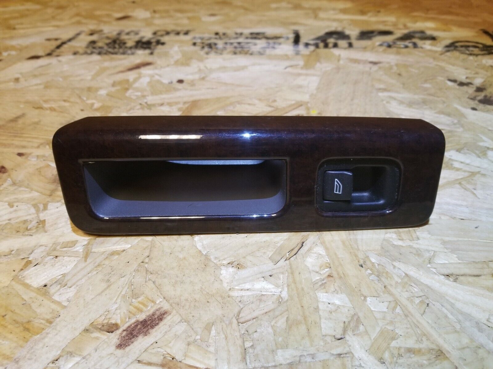 2005-2007 Volvo S40 Right Rear Passenger Power Window Switch OEM Replacement - Perfect for Window Repair & Maintenance
