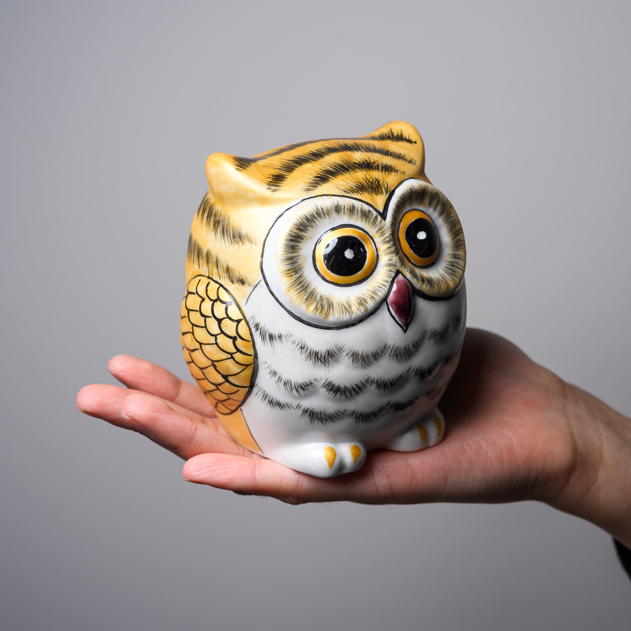 Kutani Ware Golden Owl Fuku Animal Ornament - Handcrafted Japanese Ceramic Collectible for Home Decor & Gift Giving