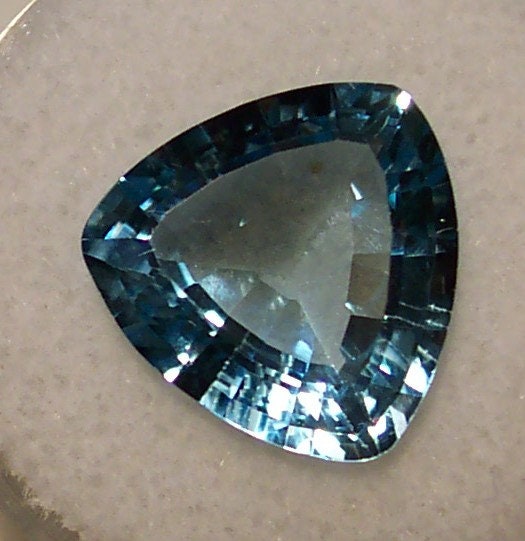 Wholesale Natural African Swiss Blue Topaz Loose Stones - 5mm to 9mm Trillion Cut, VVS Eye Clean for Jewelry Making - Perfect for Engagement Rings, Earrings & Pendants