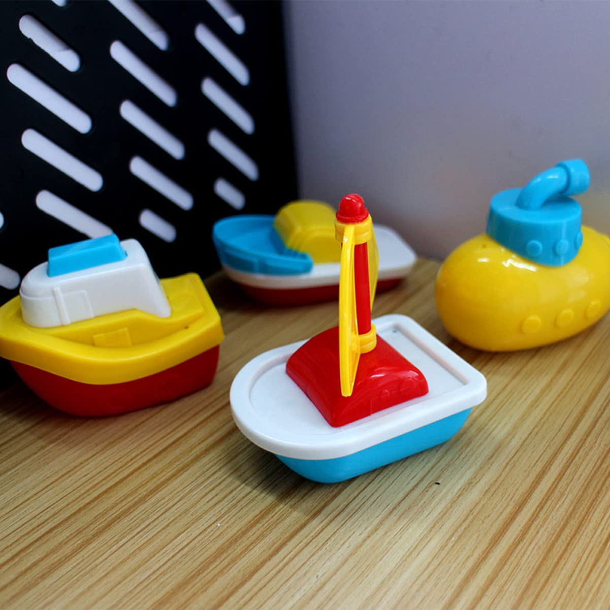HEMOTON 8-Piece Boat Bath Toys Set for Toddlers & Kids - Fun Floating Bathtub Boats for Boys & Girls - Perfect for Bath Time Play, Pool Parties & Water Play Activities