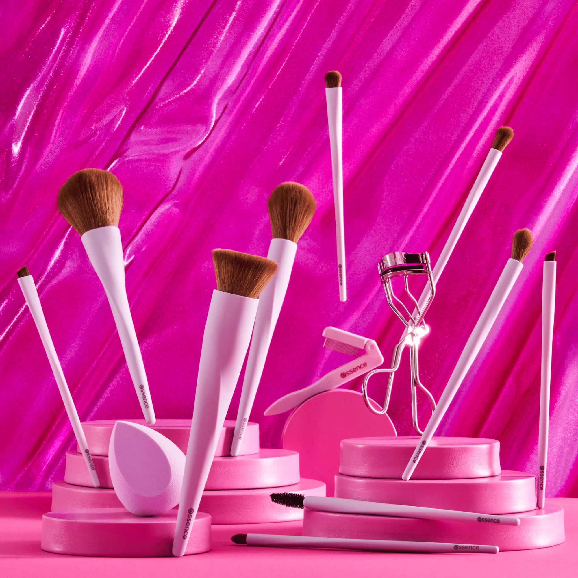 Essence Makeup Buffer Brush - Soft Kabuki Brush for Cream & Powder Foundation - Perfect for Flawless Blending & Airbrush Finish (Ideal for Daily Makeup & Professional Use)