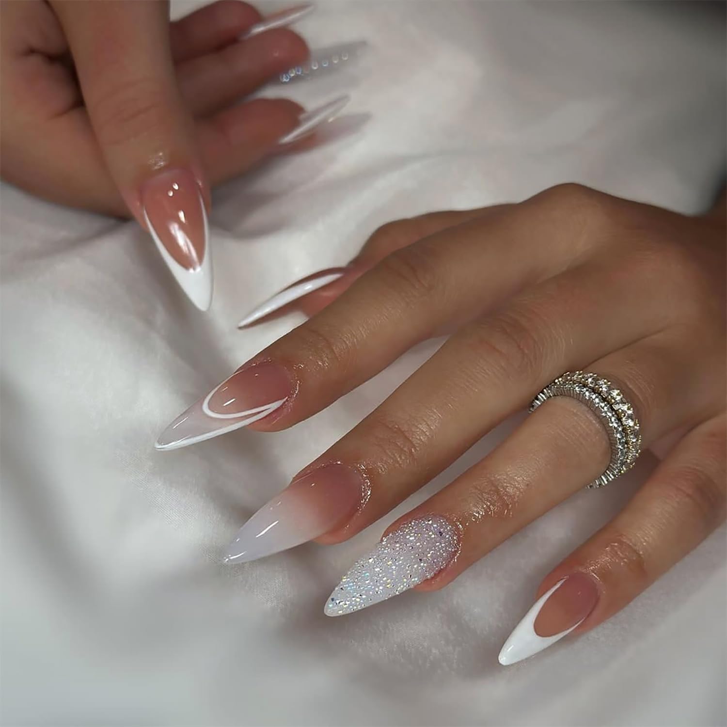 24 Pcs Nude Press on Nails Almond Shape - GRITOSE Medium Fake Nails with French Tip & Broken Diamond Design, Full Cover Glossy False Nails, Acrylic Artificial Nails for Women, Perfect for Parties, Weddings & Daily Wear