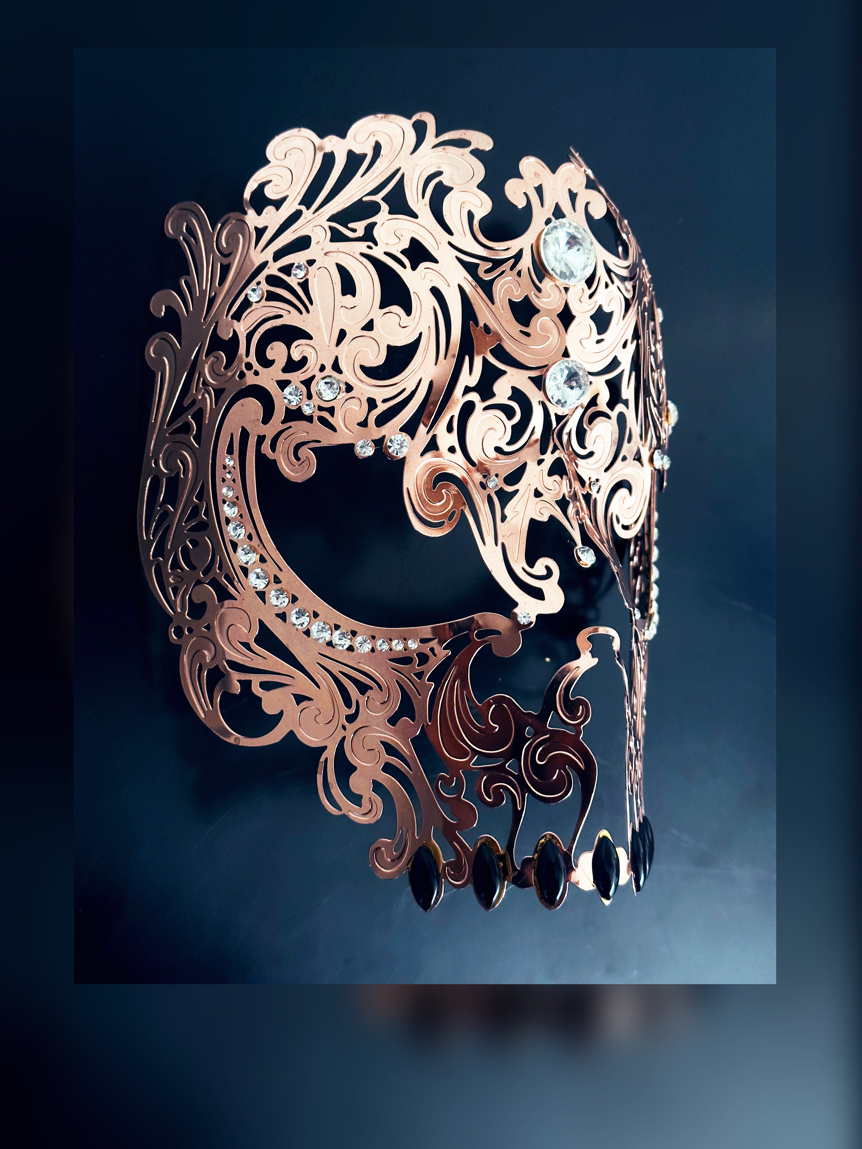 Rose Gold Metal Skull Decor - Gothic Home Decor, Unique Gift for Halloween, Birthday & Gothic Lovers - Perfect for Wall Art, Shelf Display & Party Decorations