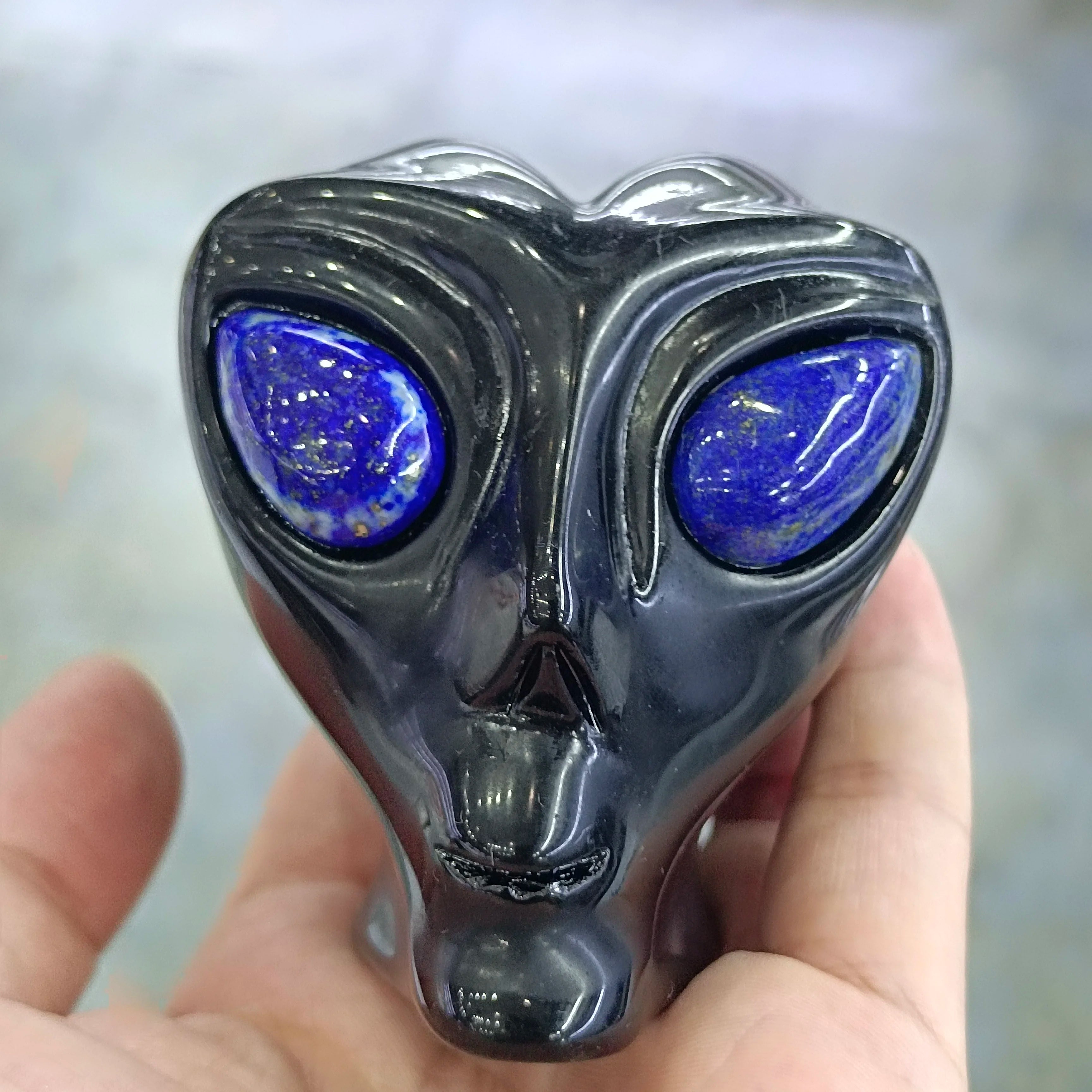 Alien Skull Obsidian Carving - Natural Healing Crystal Stone Statue for Home Decor, Meditation & Energy Work | Handcrafted Quartz Gemstone Collection Figurine for Spiritual Gifts & Yoga Space