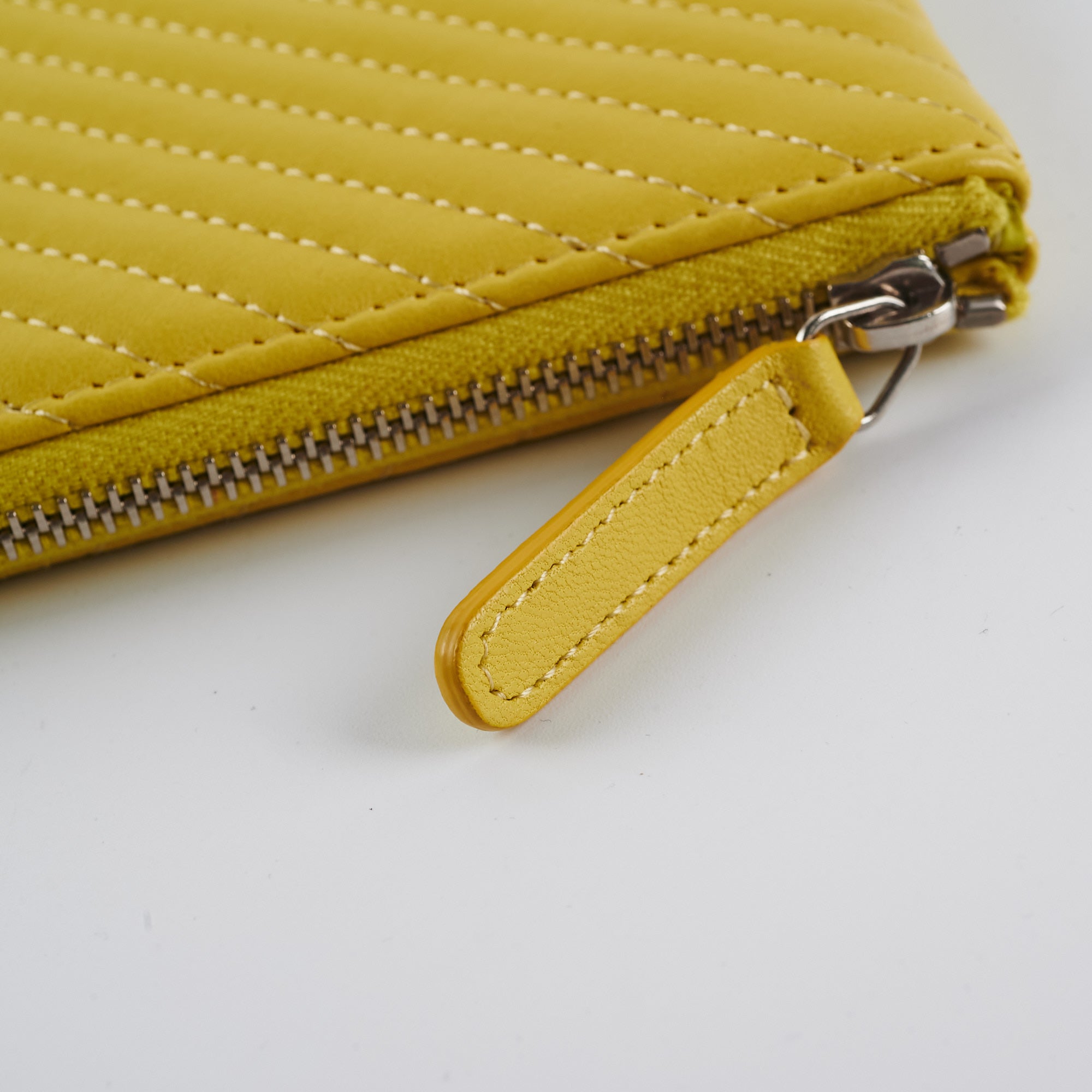 Chanel Chevron O Case Yellow - Luxury Quilted Leather Wallet on Chain for Women | Perfect for Parties, Evening Events & Everyday Use
