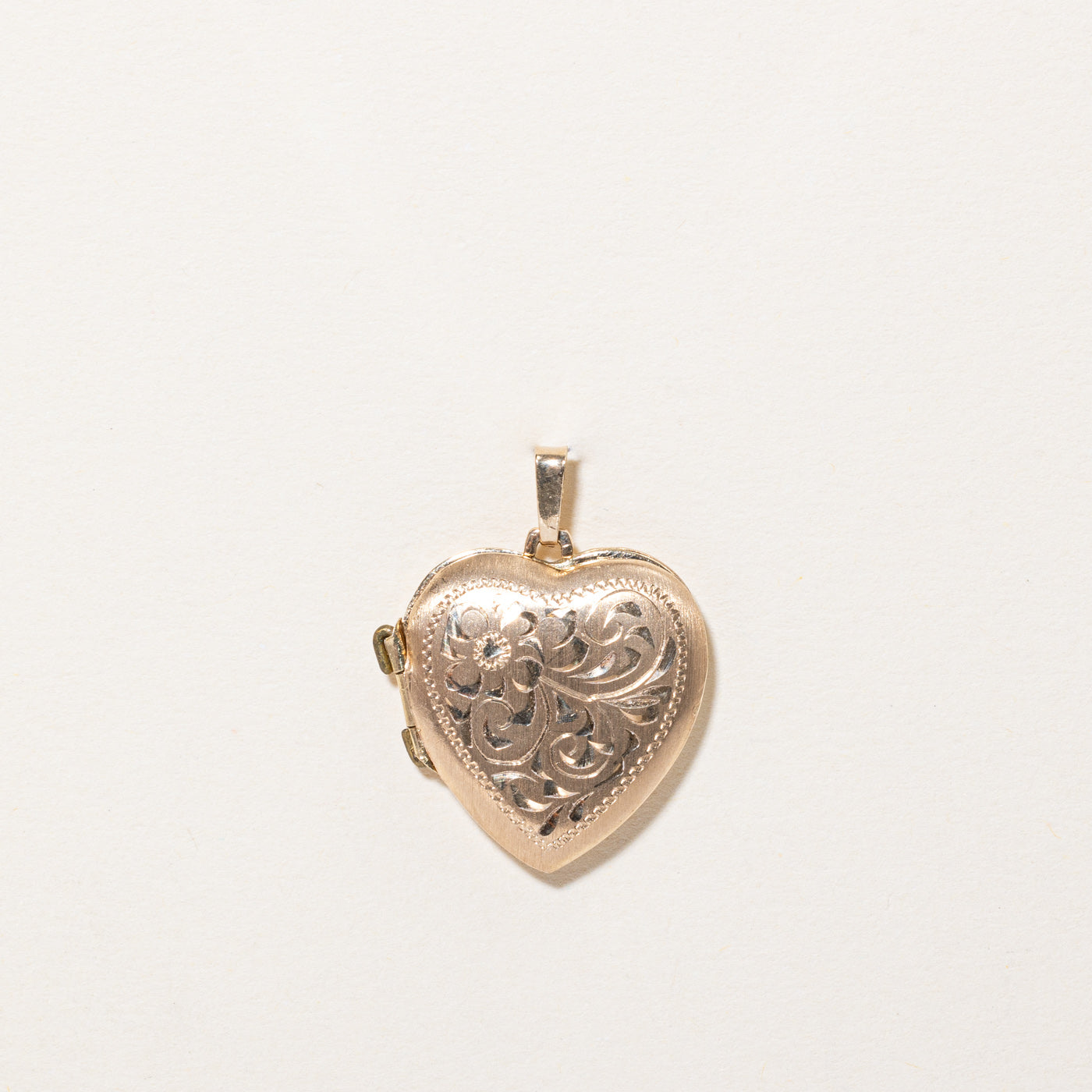 10K Yellow Gold Heart Locket Pendant Necklace for Women - Elegant Jewelry Gift for Valentine's Day, Anniversary & Special Occasions