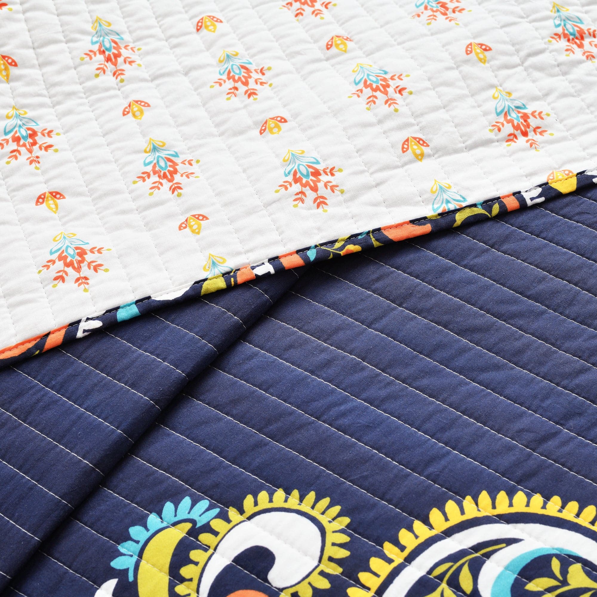 Clara Quilt 3-Piece Bedding Set - Soft Comforter, Pillow Shams & Bed Skirt - Queen Size Luxury Bedroom Decor for Cozy Sleep & Guest Room Makeover