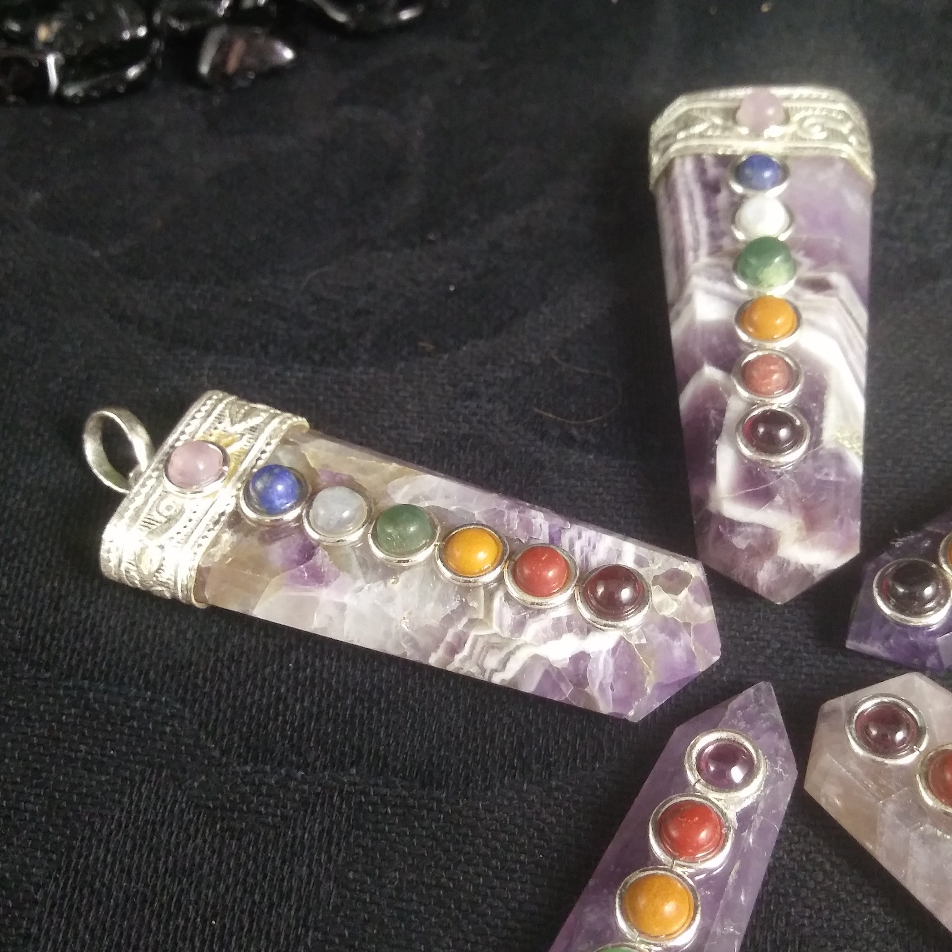 Chevron Amethyst Chakra Pendant Necklace - Natural Healing Crystal Jewelry for Meditation, Energy Balance & Spiritual Protection - Perfect for Yoga, Reiki & Mindfulness Practices
