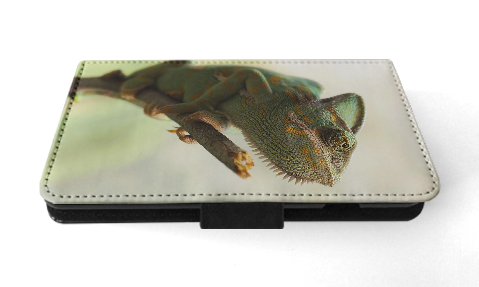 Premium Lizard Reptile Chameleon Pattern Flip Wallet Phone Case for Apple iPhone 15 - Stylish Protective Cover with Card Slots for Everyday Use & Travel
