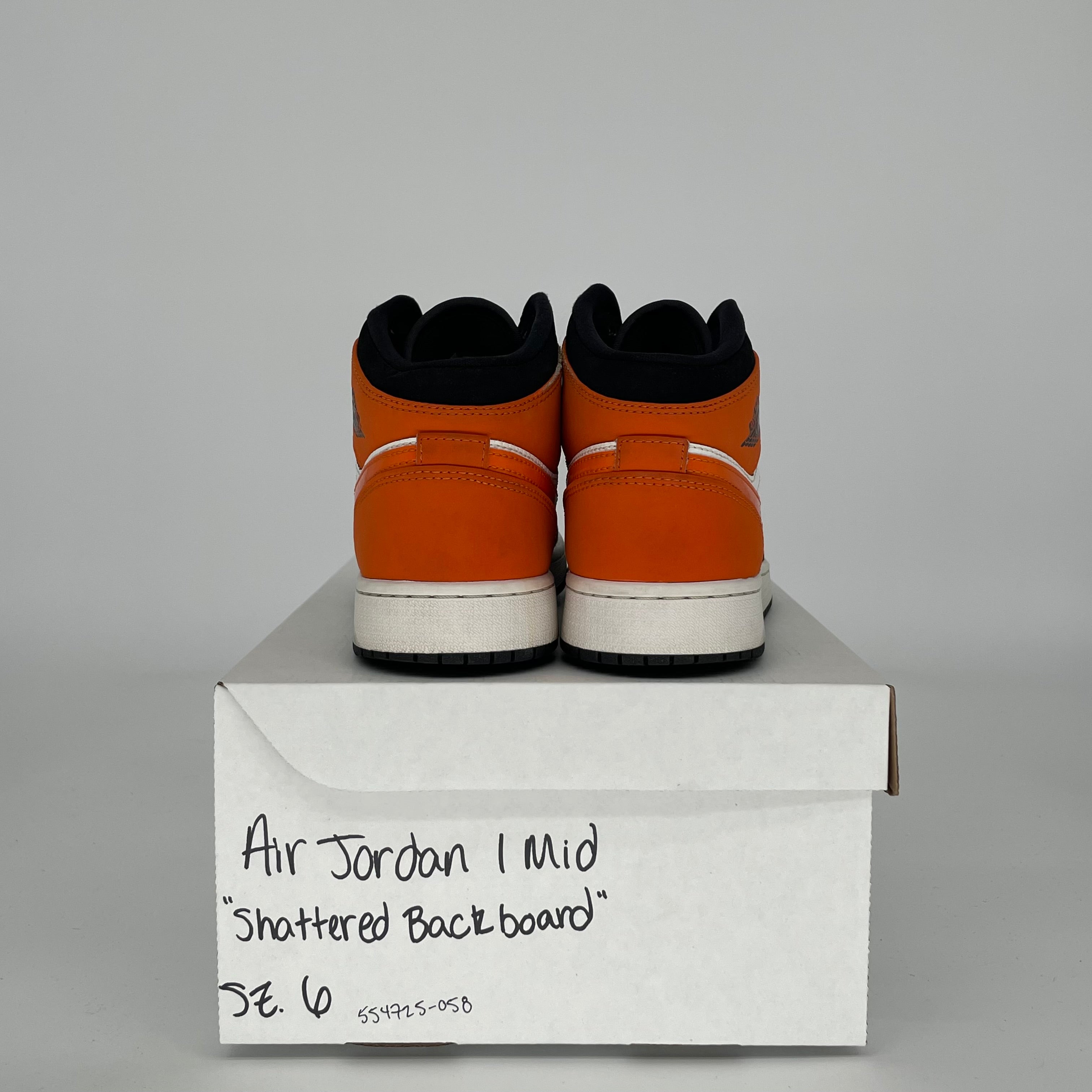 AIR JORDAN 1 MID SHATTERED BACKBOARD Basketball Shoes for Boys Size 6Y (554725-058) - Perfect for Streetwear, Sneaker Collection & Casual Sports
