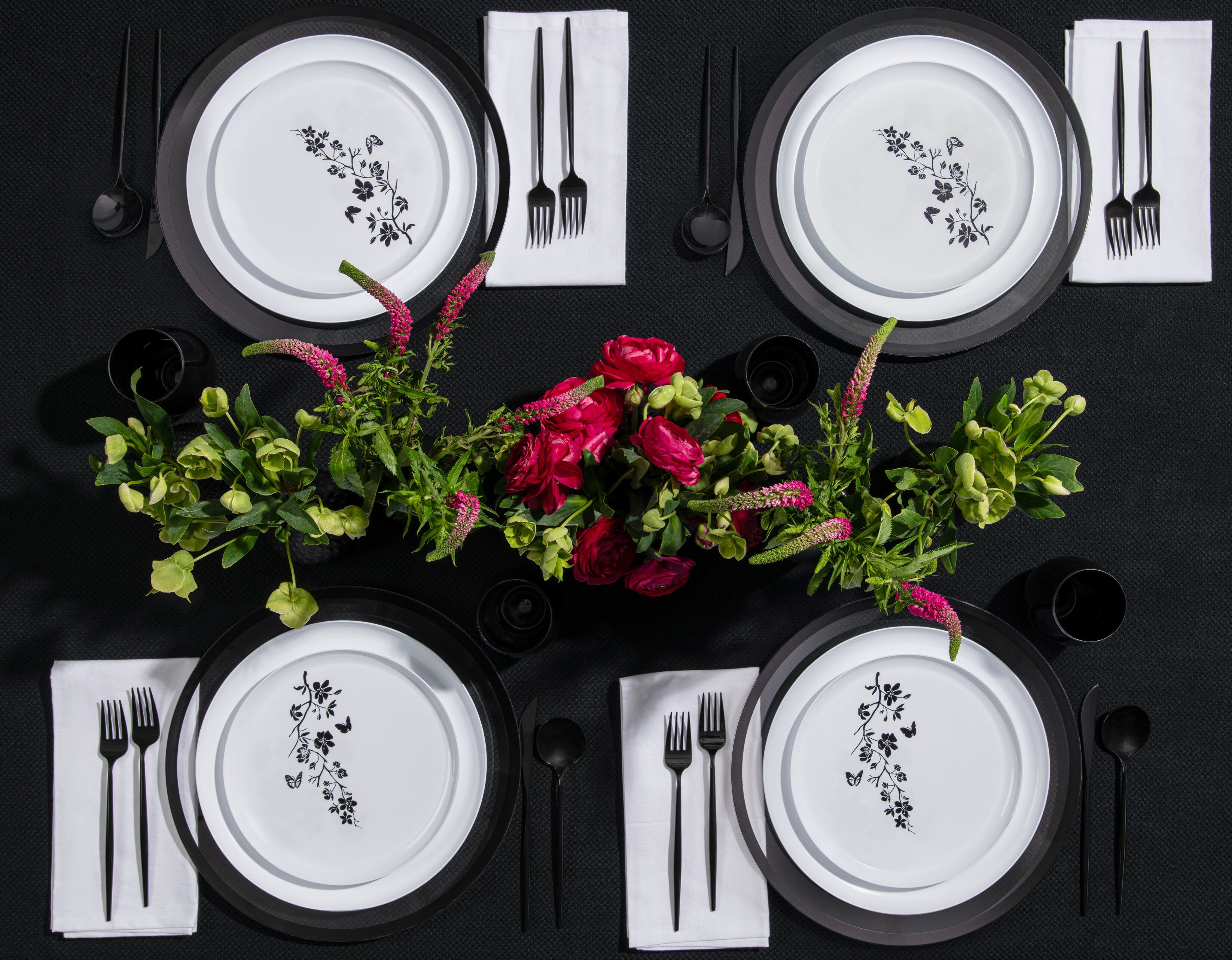 White and Black Round Plastic Plates - Durable Garden Edging for Landscaping, Outdoor Decor & Party Serving | Perfect for Patio, Lawn Borders & Picnic Tableware