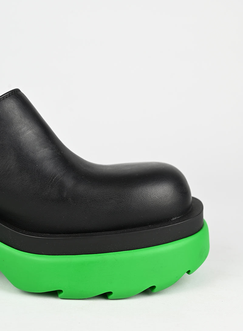Bottega Veneta Black and Green Leather Mules Women's Size 39 - Perfect for Casual Outings and Office Wear