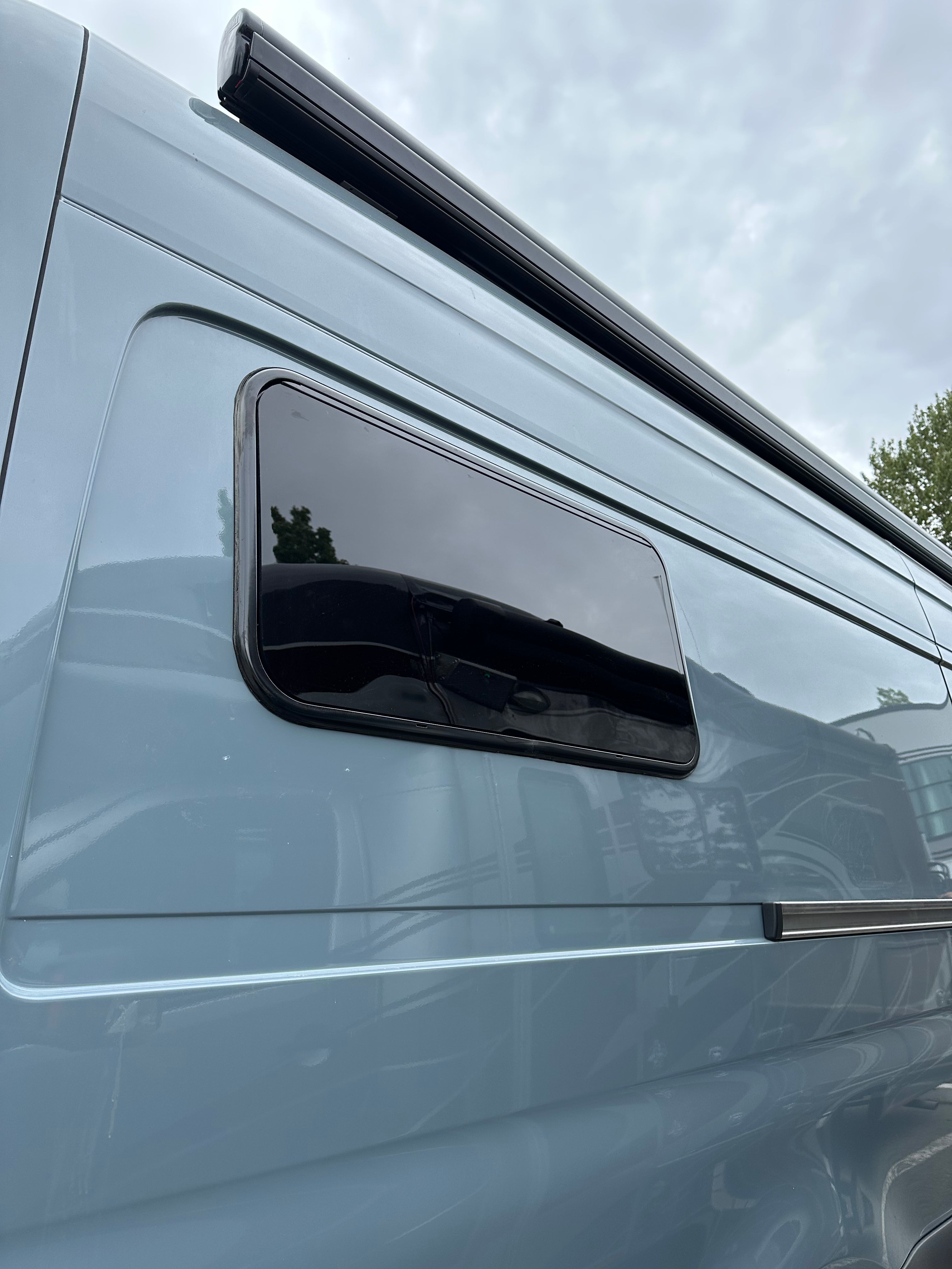 RSC Camper Windows 900mm x 450mm (35.43