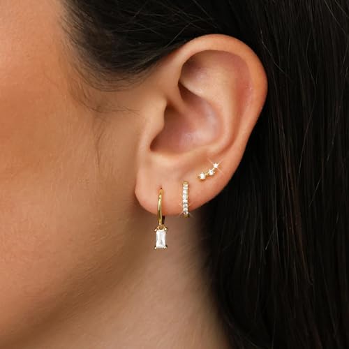 C4：stud earrings gold