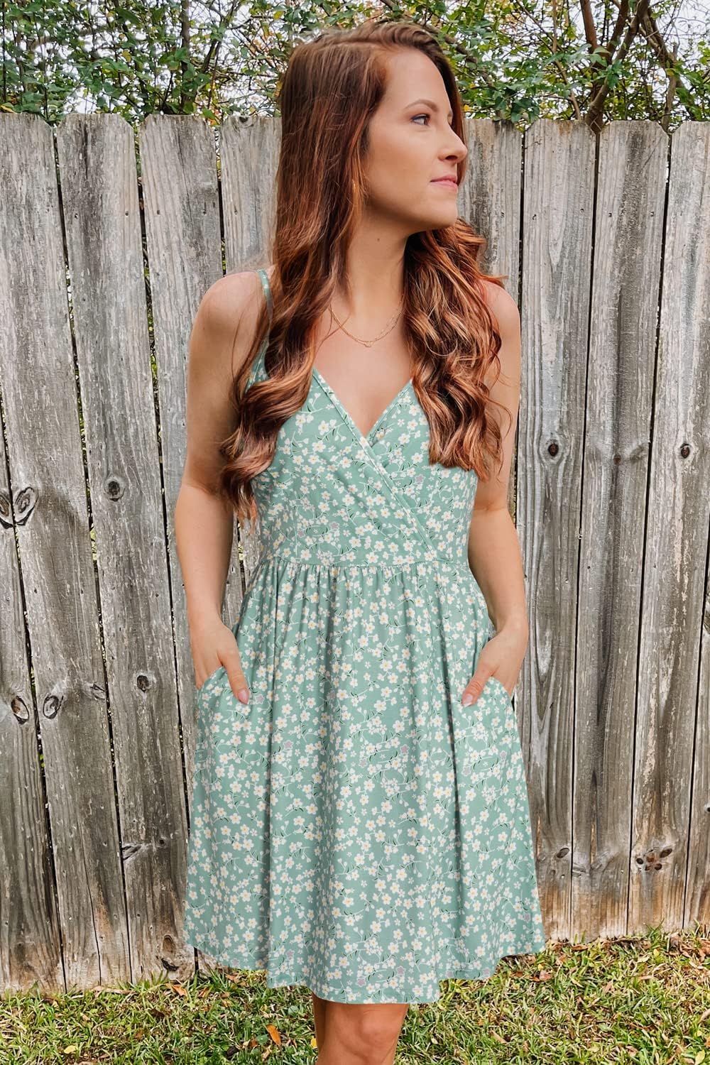 Elegant V-Neck Spaghetti Strap Casual Dress with Pockets - Perfect for Summer Outings, Beach Vacations & Date Nights
