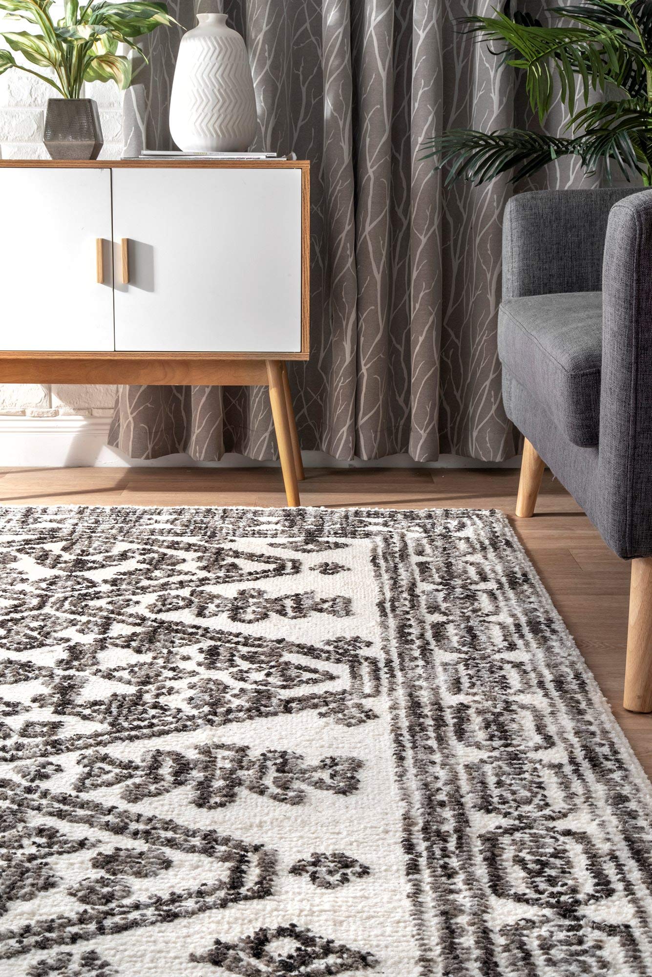 nuLOOM Tamar Medallion Area Rug 4' x 6' Grey Rectangular - Soft Living Room Rug for Bedroom, Dining Room & Home Decor