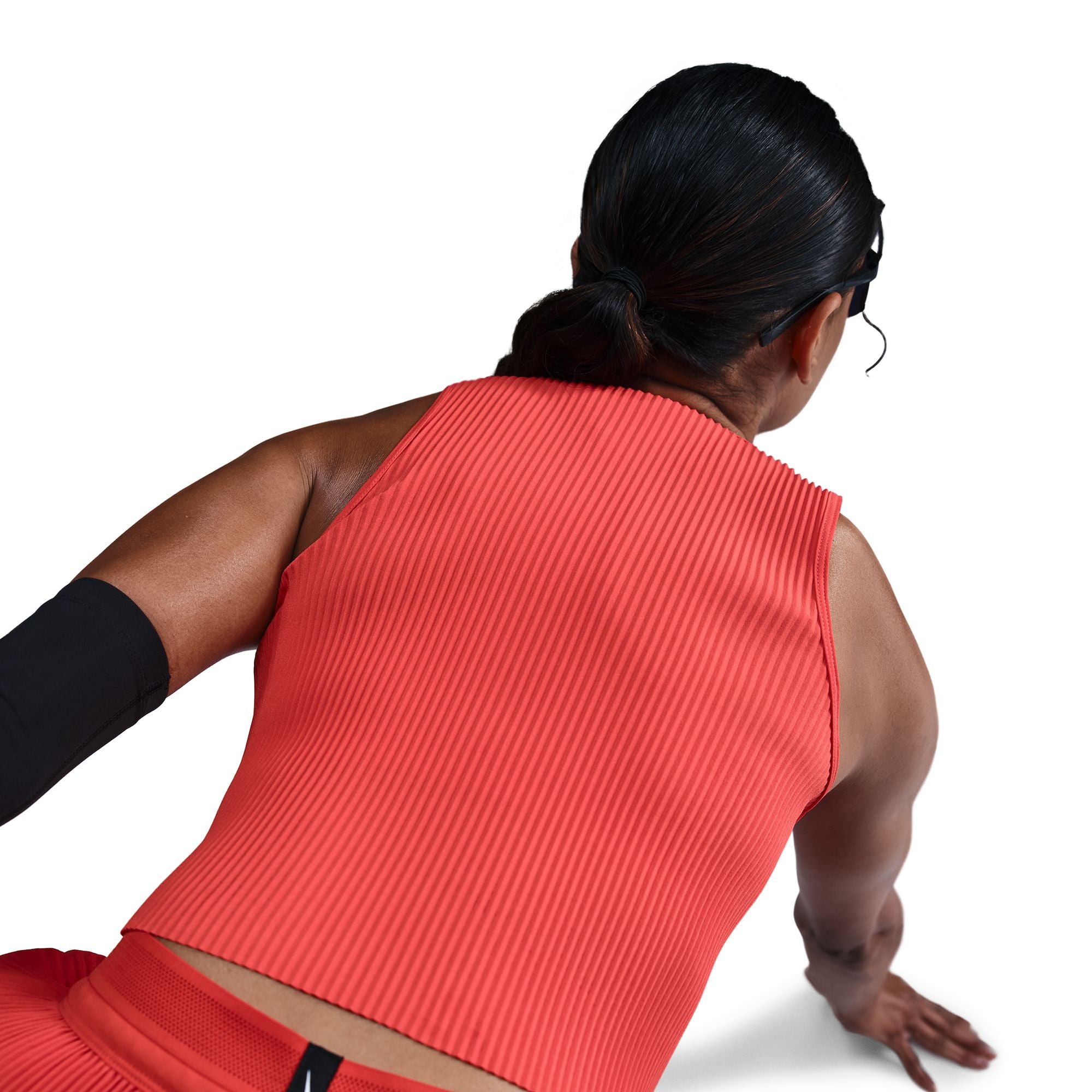 AeroSwift Women's Dri-FIT ADV Cropped Running Tank Top - Lightweight Moisture-Wicking Workout Shirt for Running & Gym (696 LT Crimson/Black) - Perfect for Yoga, Jogging & Fitness Training