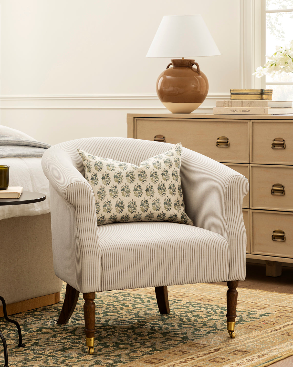 Clemence Lounge Chair - Modern Comfortable Accent Chair for Living Room, Bedroom & Office - Perfect for Relaxing, Reading & Lounging