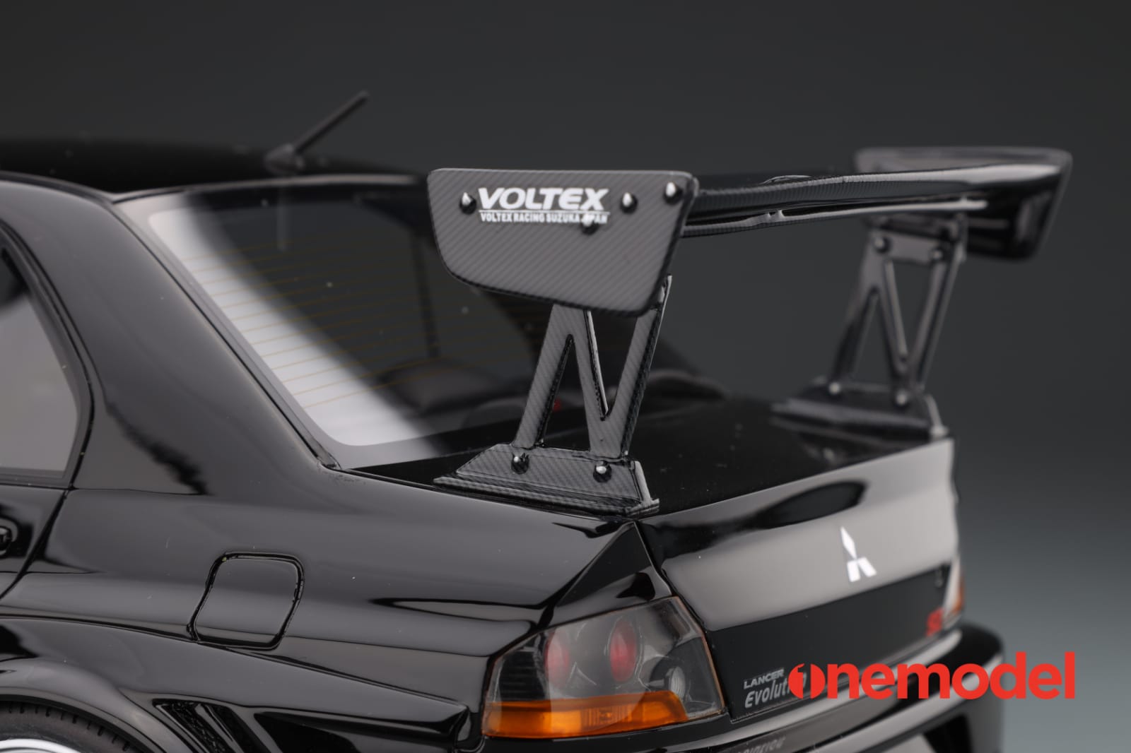 1:18 Scale Mitsubishi Lancer Evolution IX Voltex Model Car with Carbon Fiber Hood - Black Diecast Collectible for Racing Fans & Display Shelf Decor